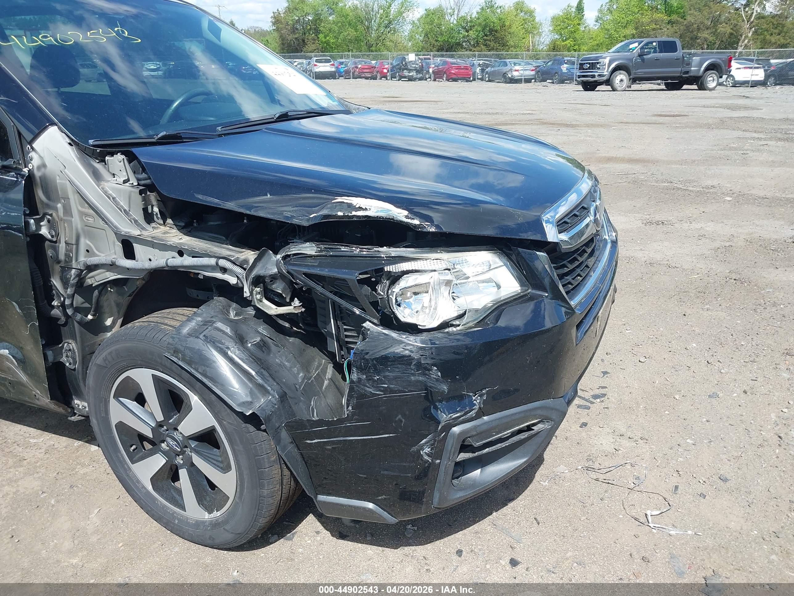 SUBARU FORESTER image 6