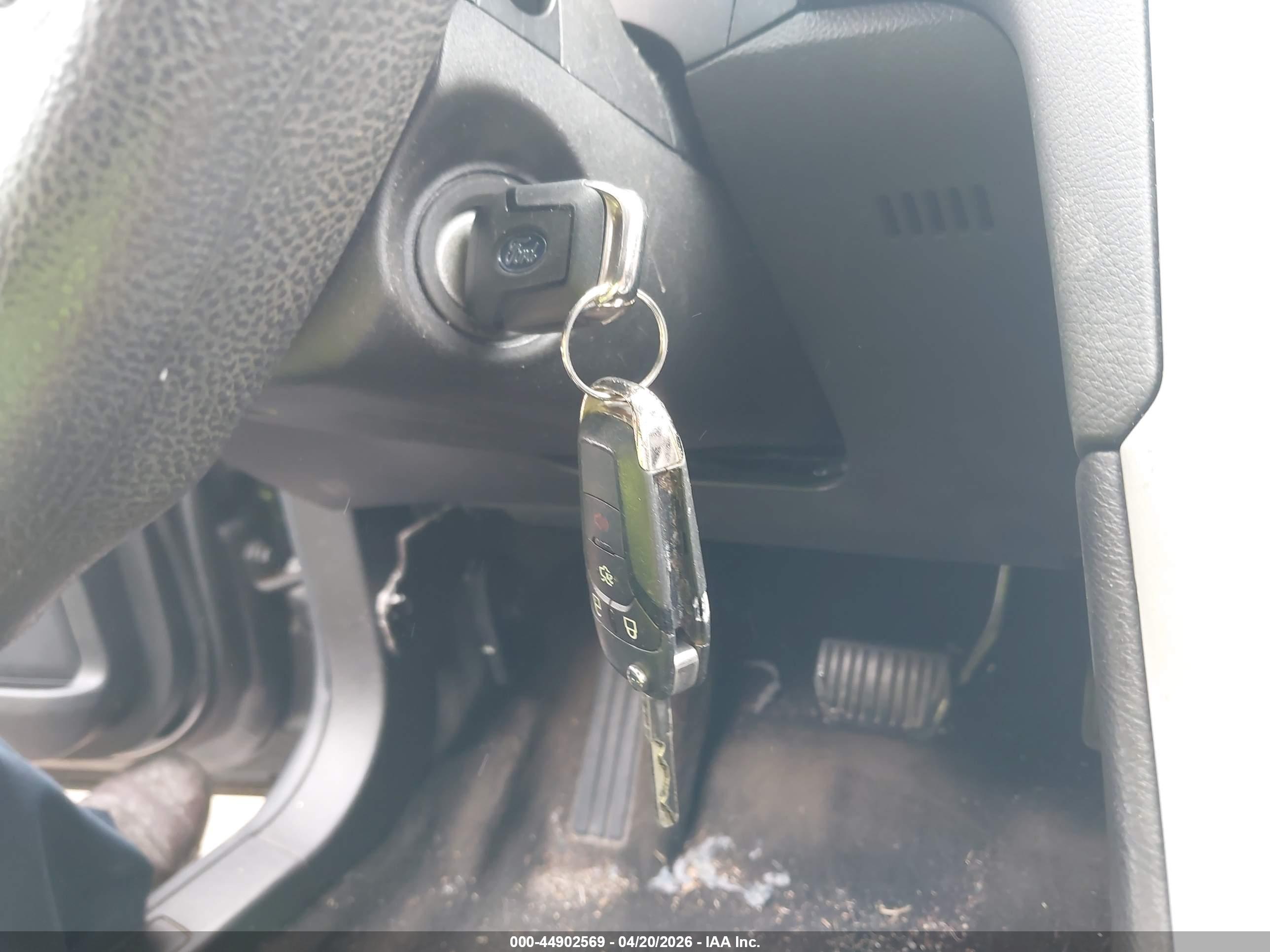 FORD FUSION image 11