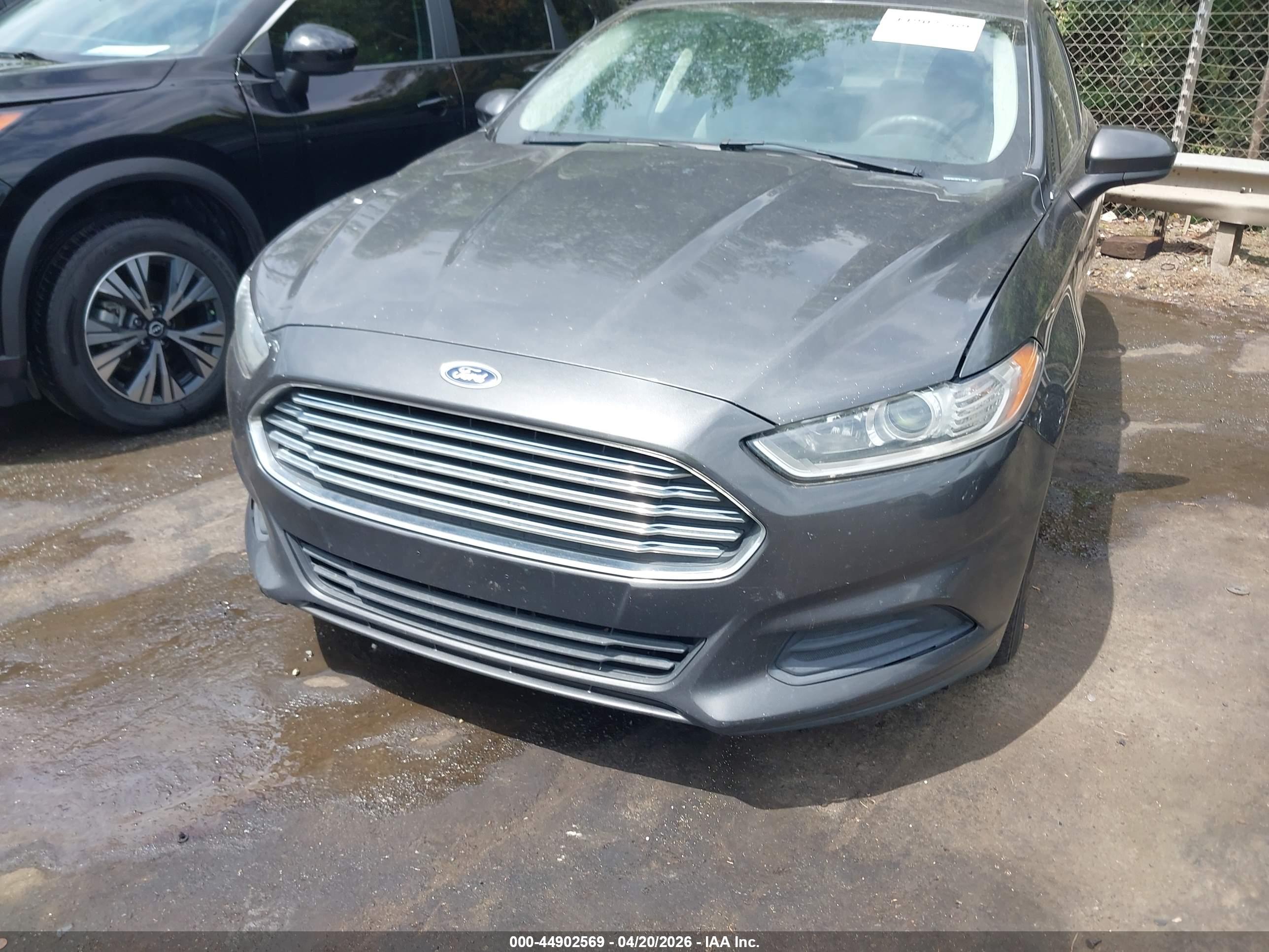 FORD FUSION image 6