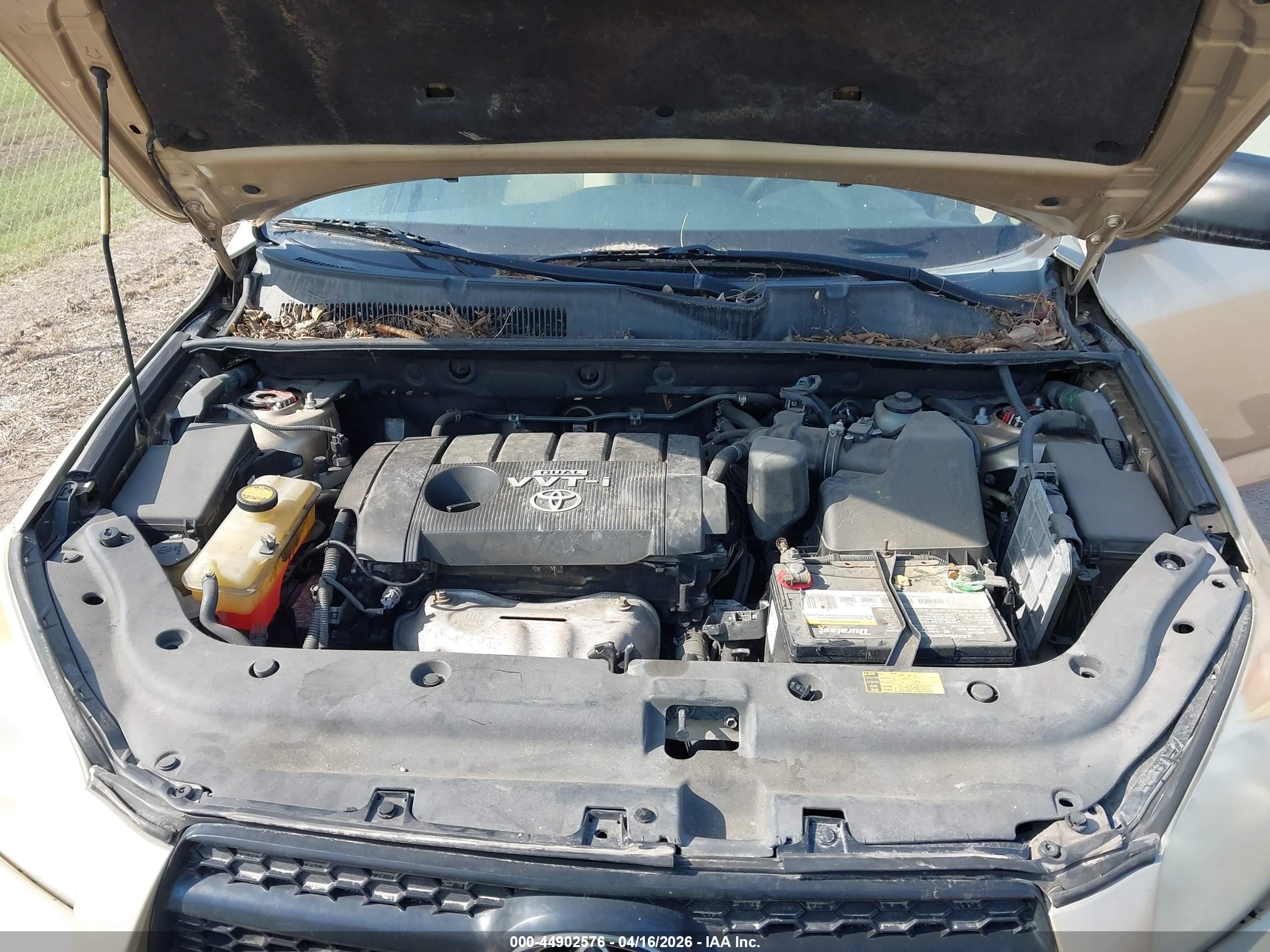 TOYOTA RAV4 image 10