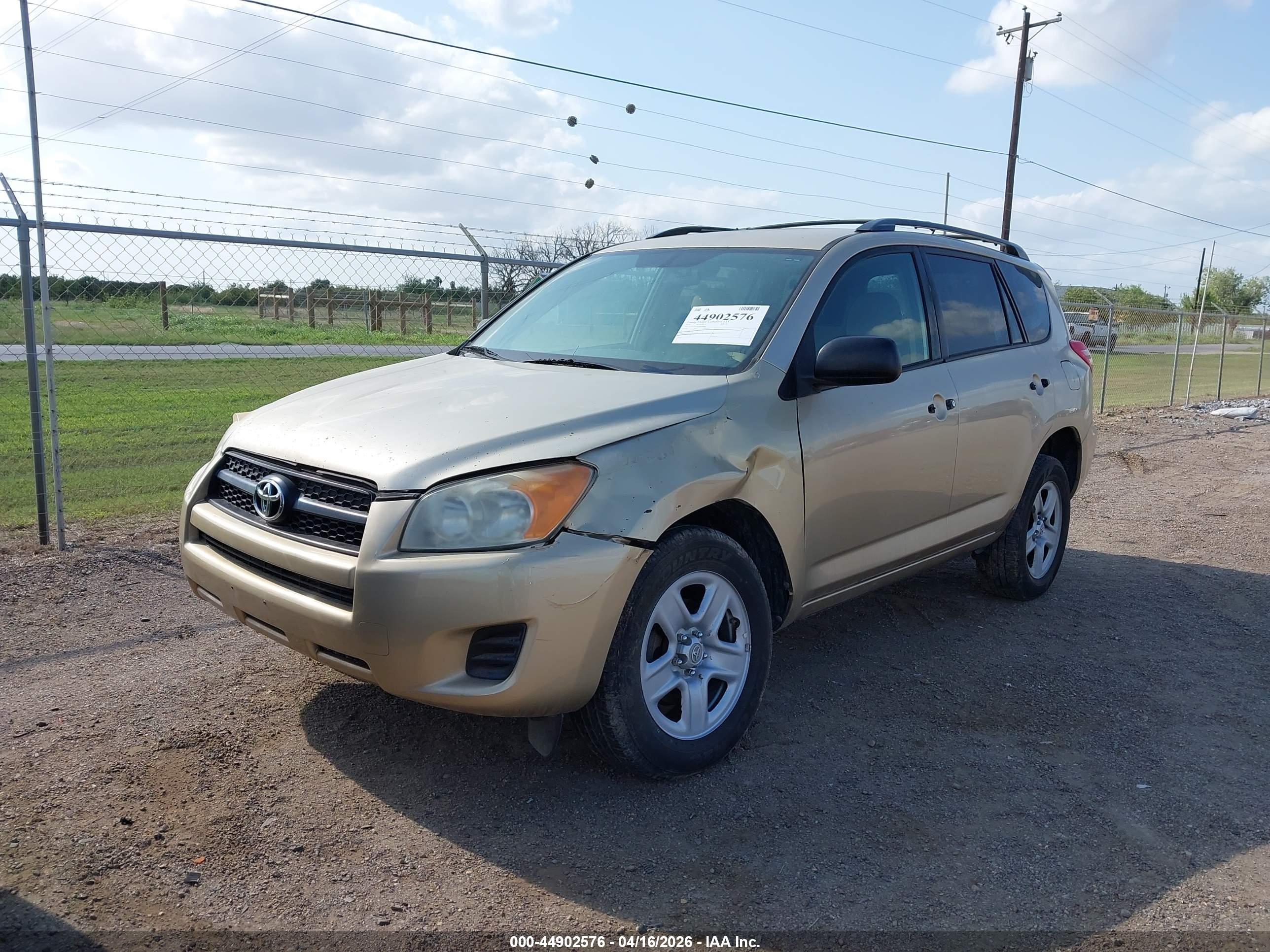 TOYOTA RAV4 image 2