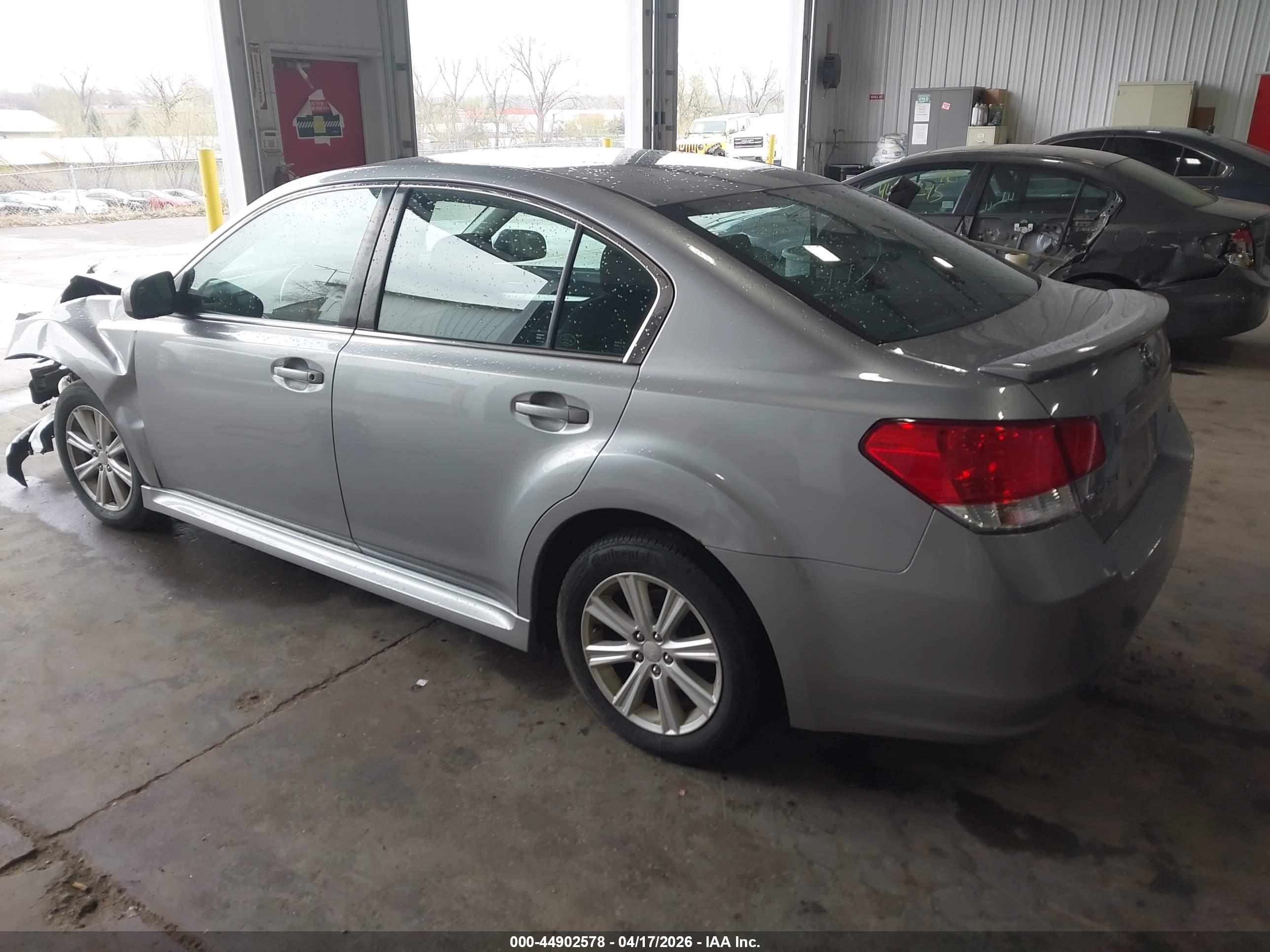 SUBARU LEGACY image 3