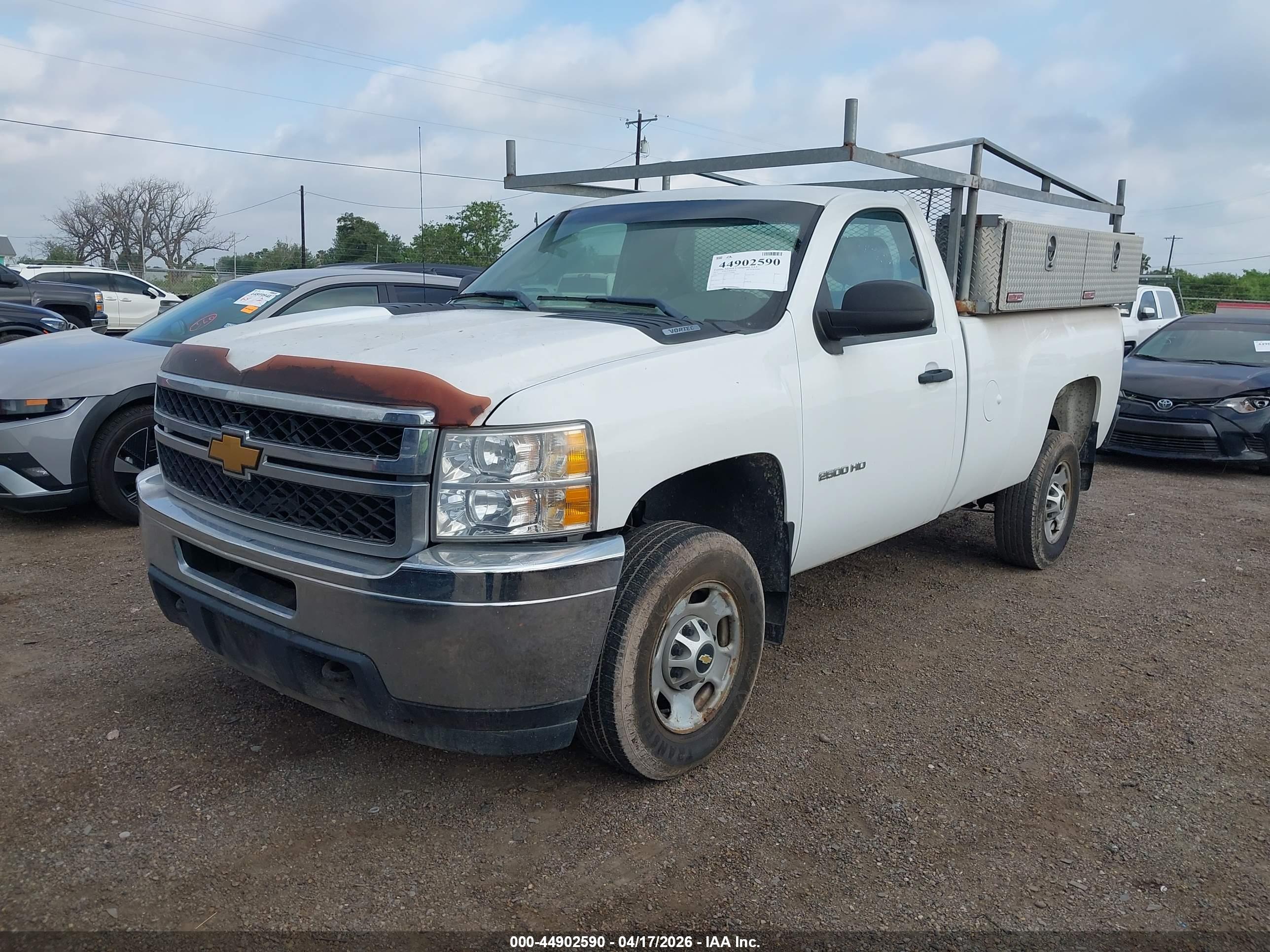 CHEVROLET SILVERADO image 2