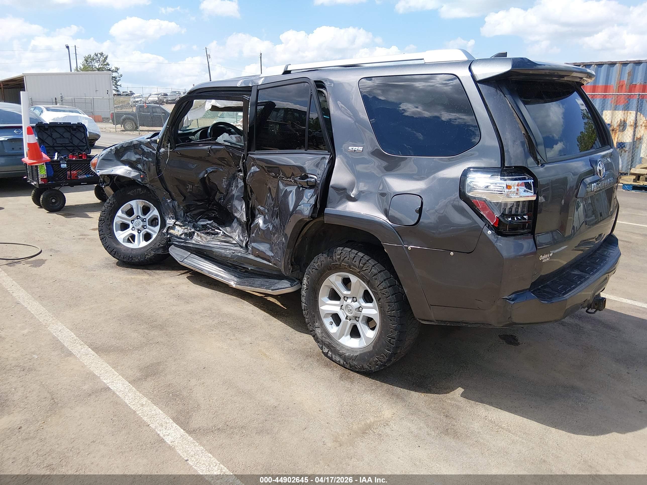 TOYOTA 4RUNNER image 3