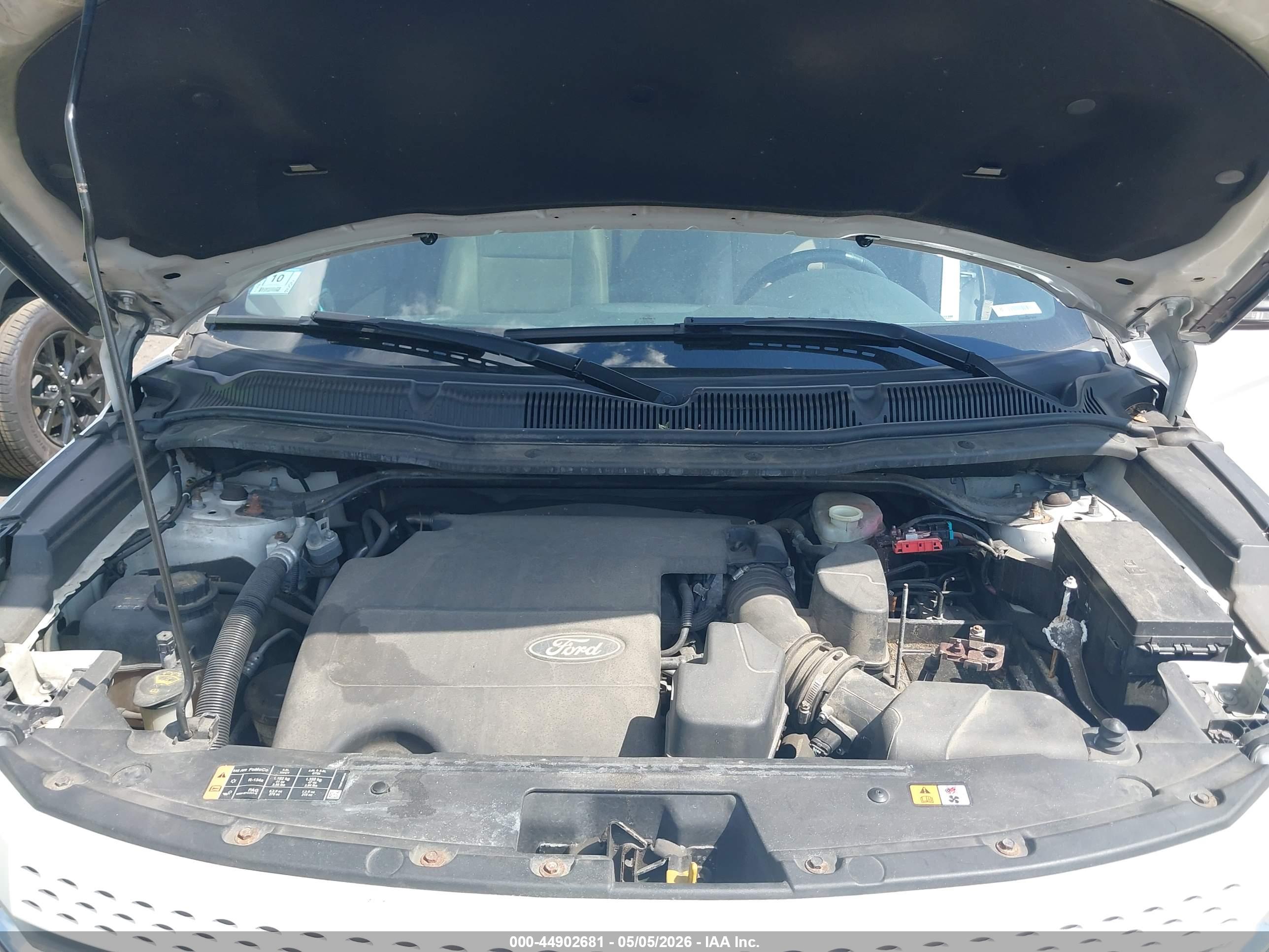 FORD EXPLORER image 10