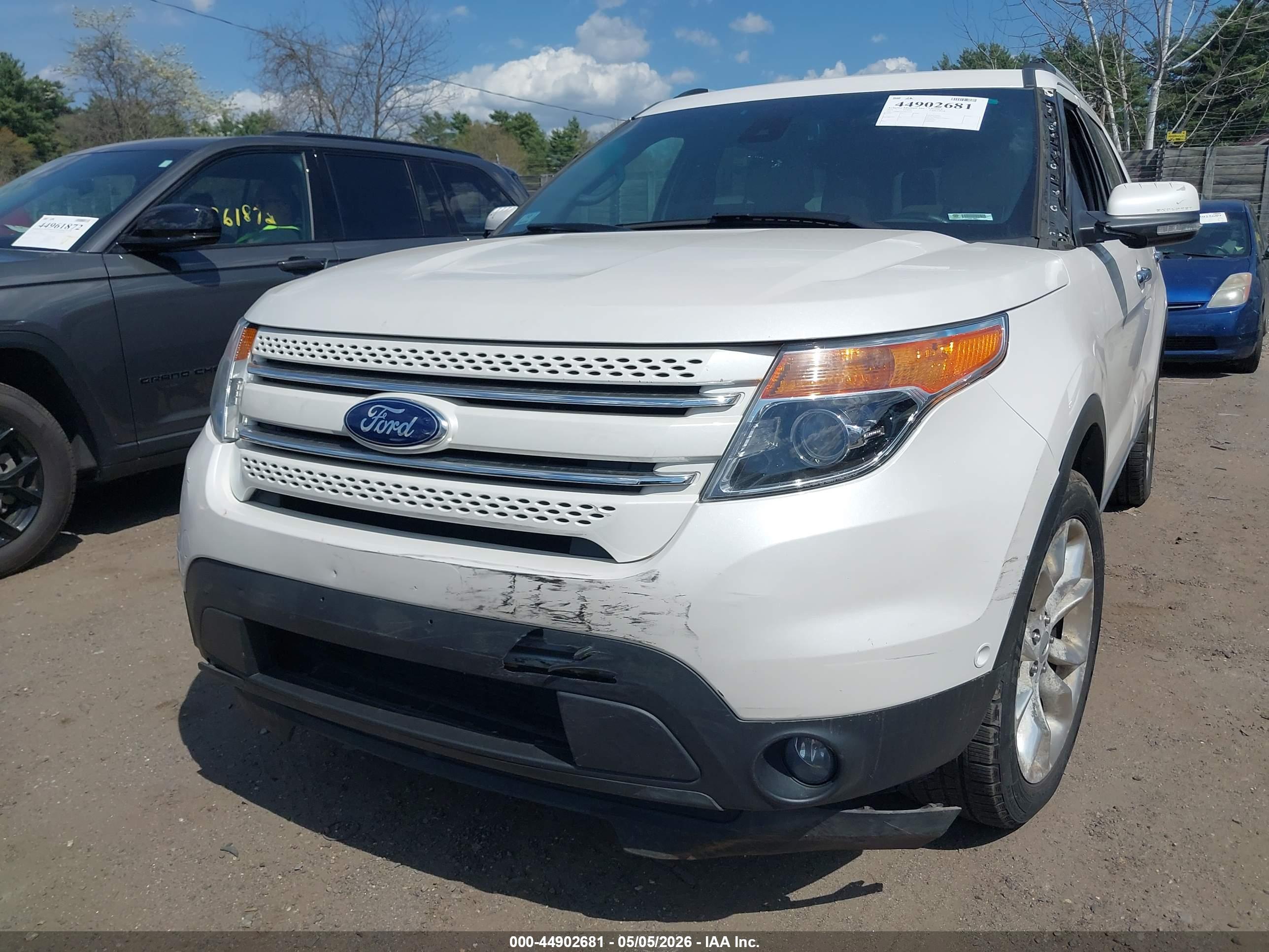 FORD EXPLORER image 6
