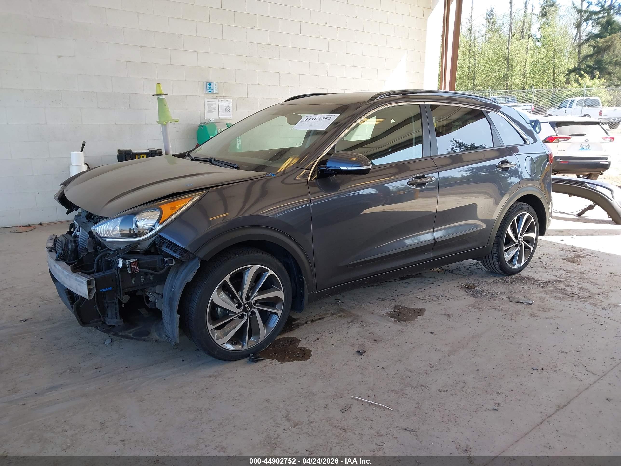 KIA NIRO image 2