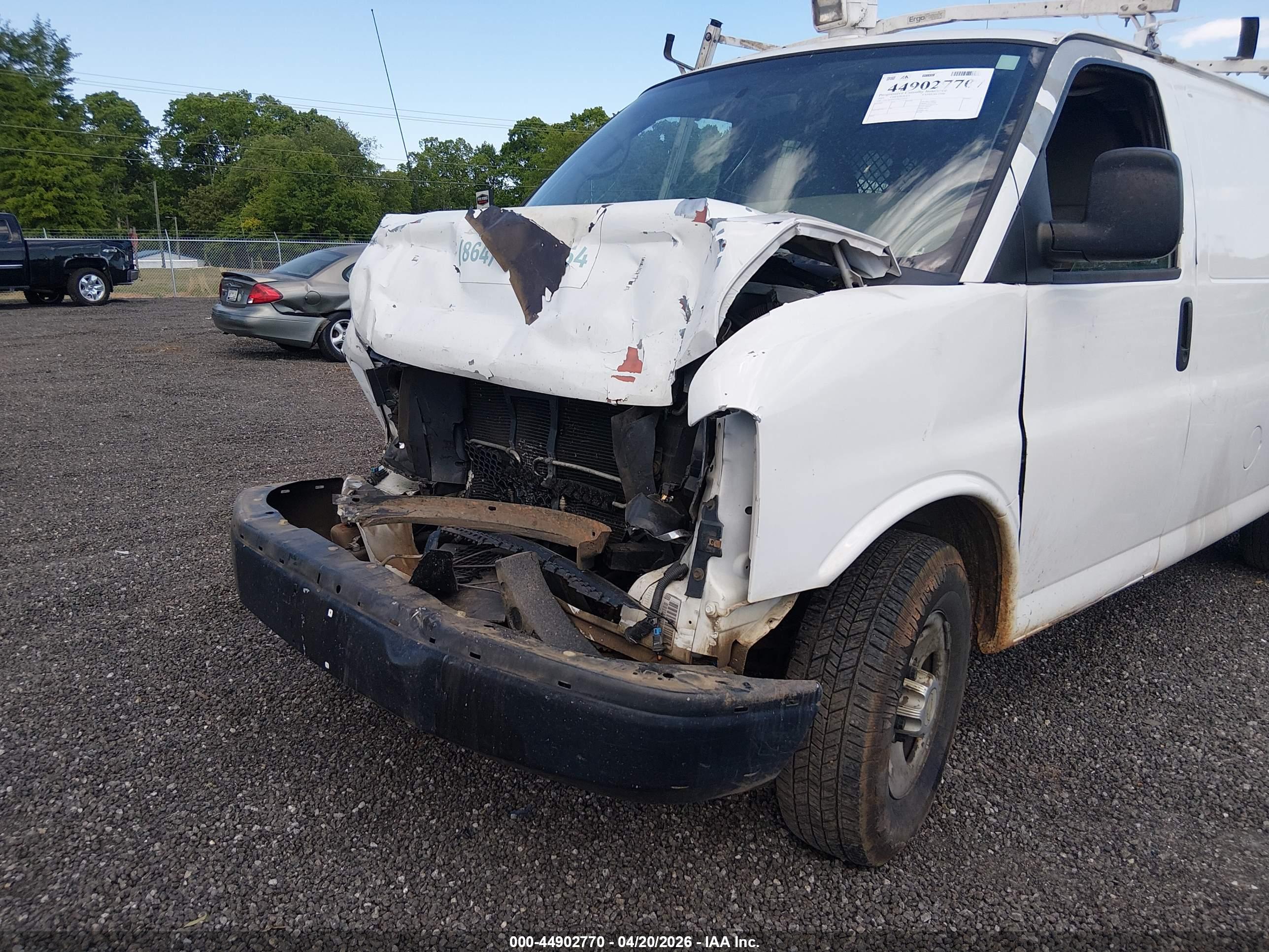 CHEVROLET EXPRESS image 6