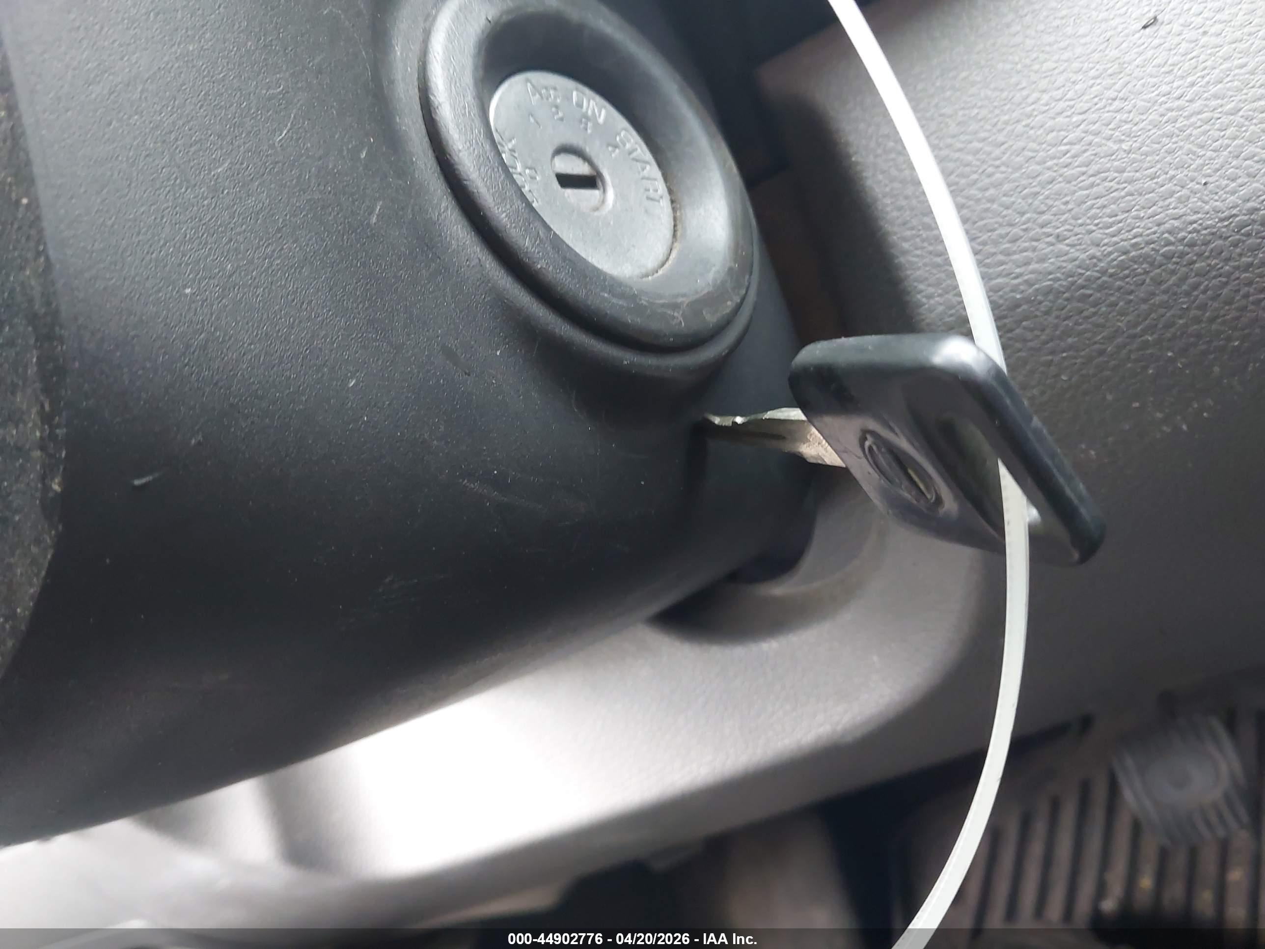 NISSAN NV200 image 11