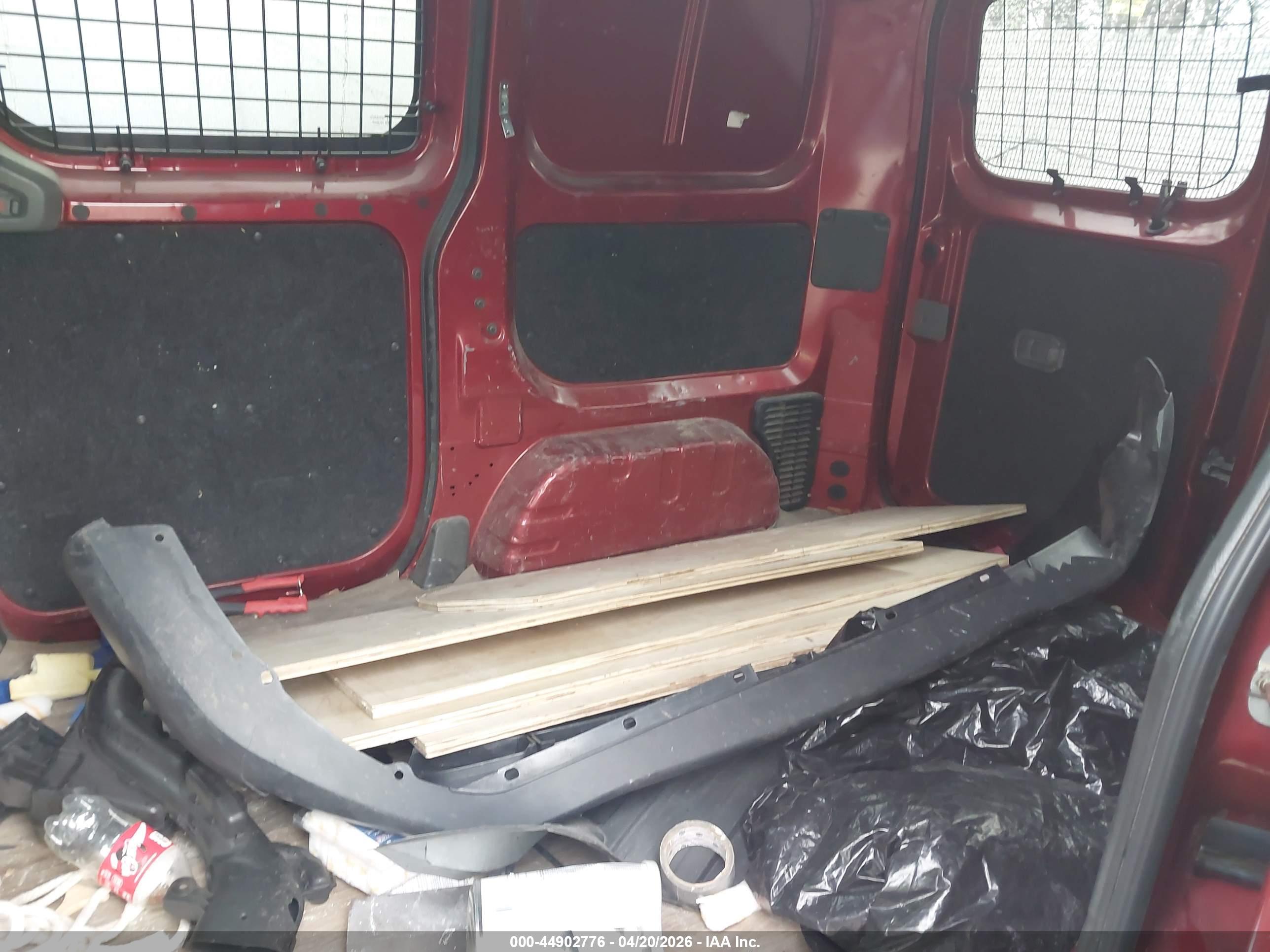 NISSAN NV200 image 8