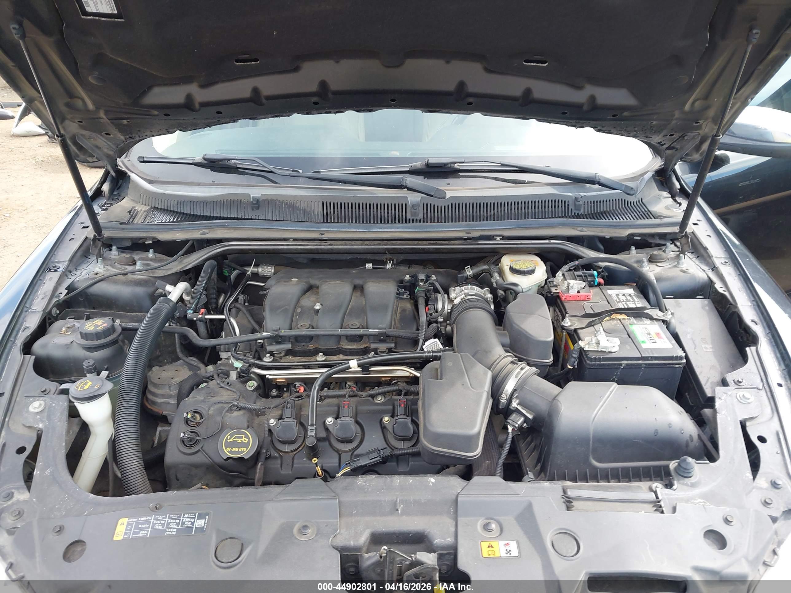 FORD TAURUS image 10