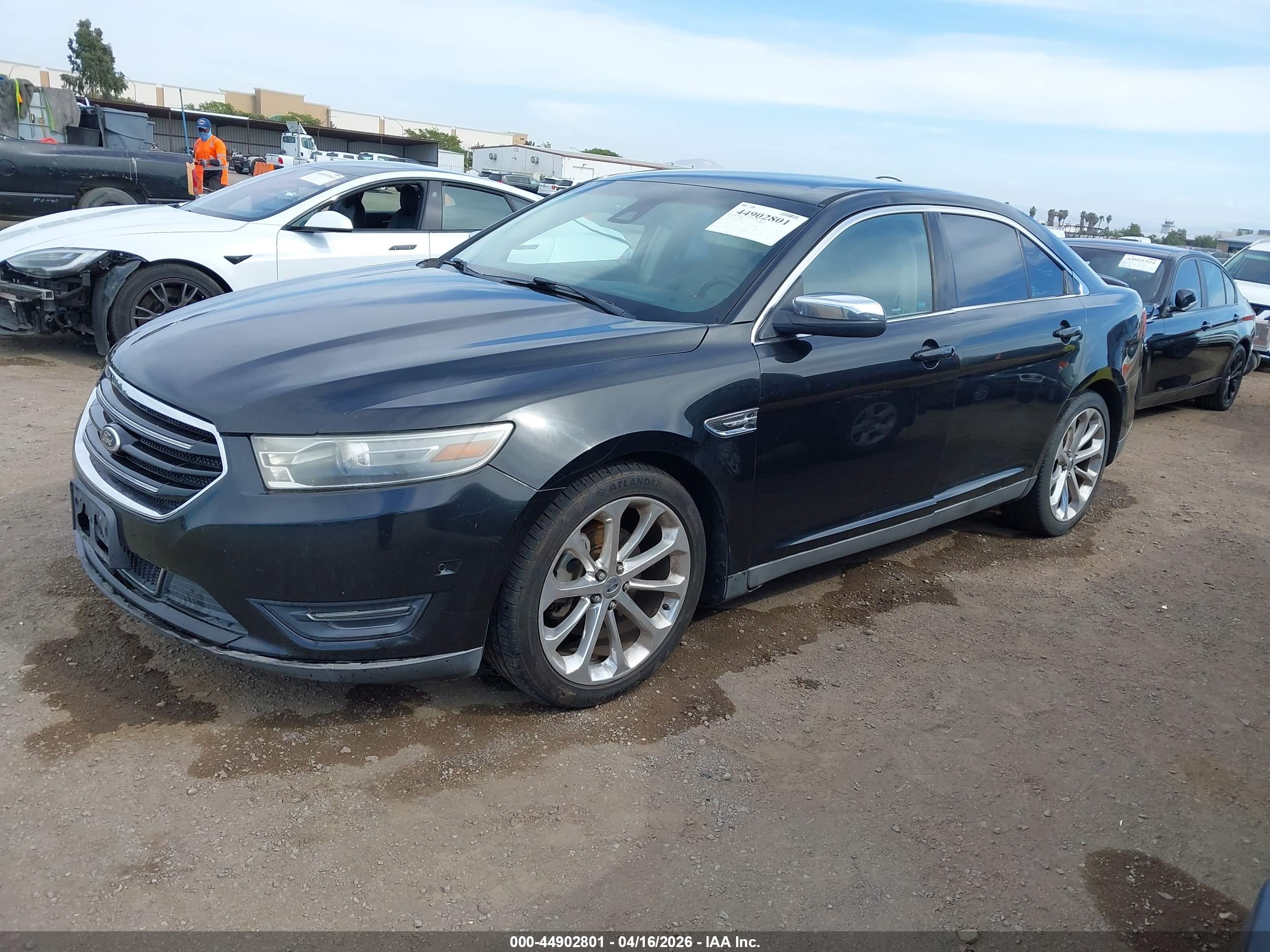 FORD TAURUS image 2