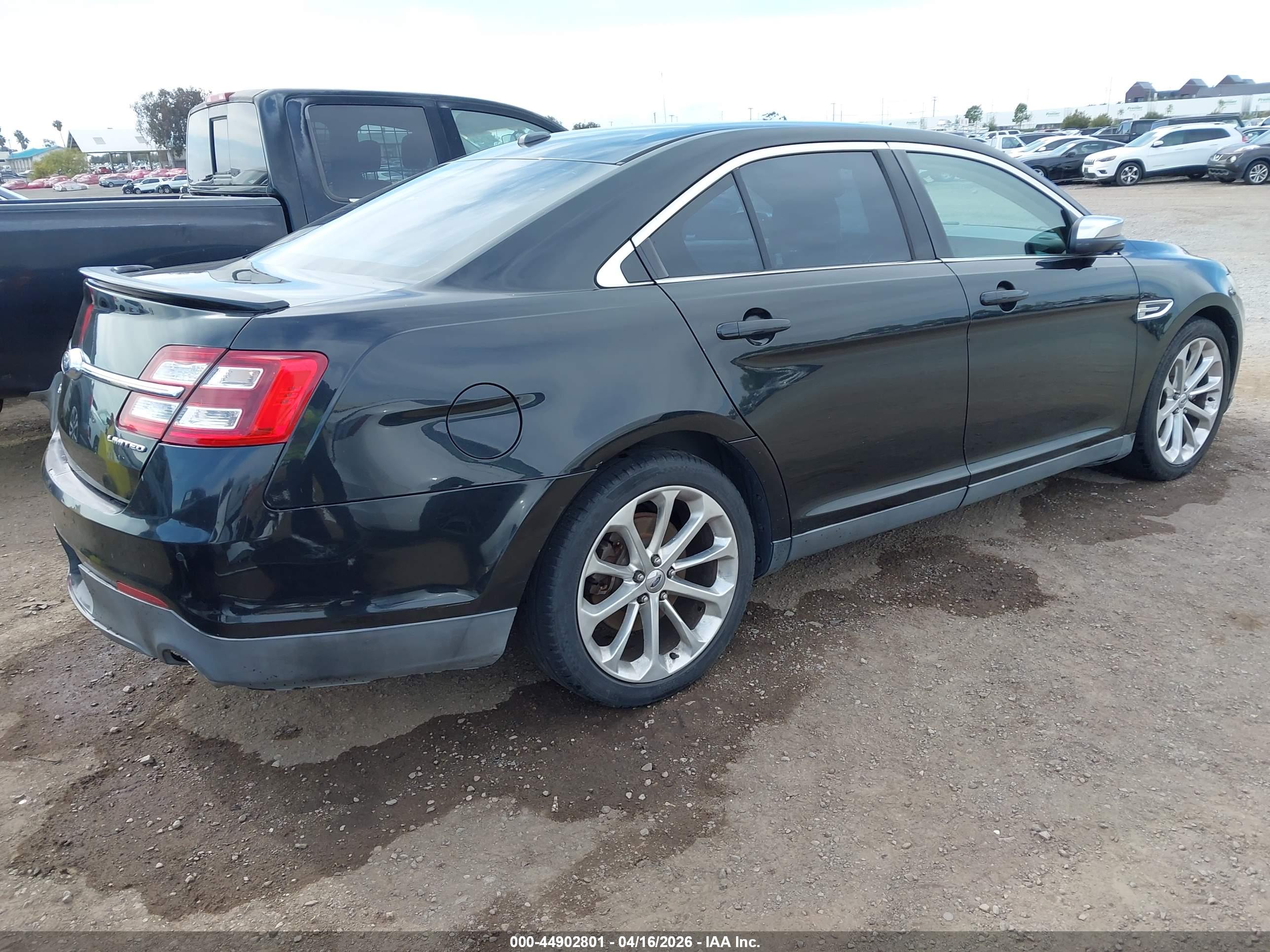 FORD TAURUS image 4