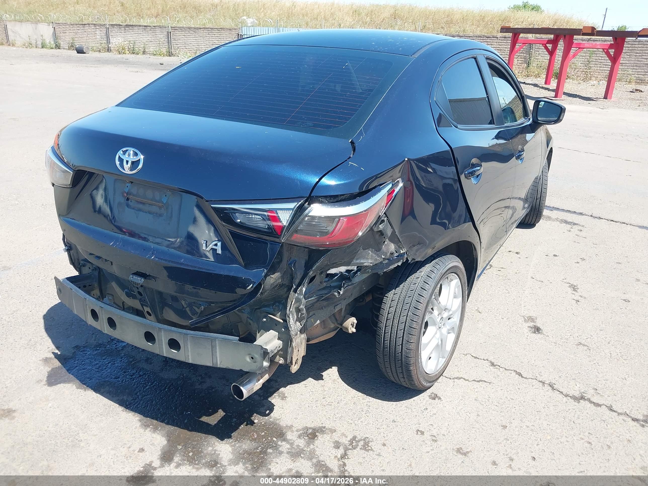 TOYOTA YARIS image 4