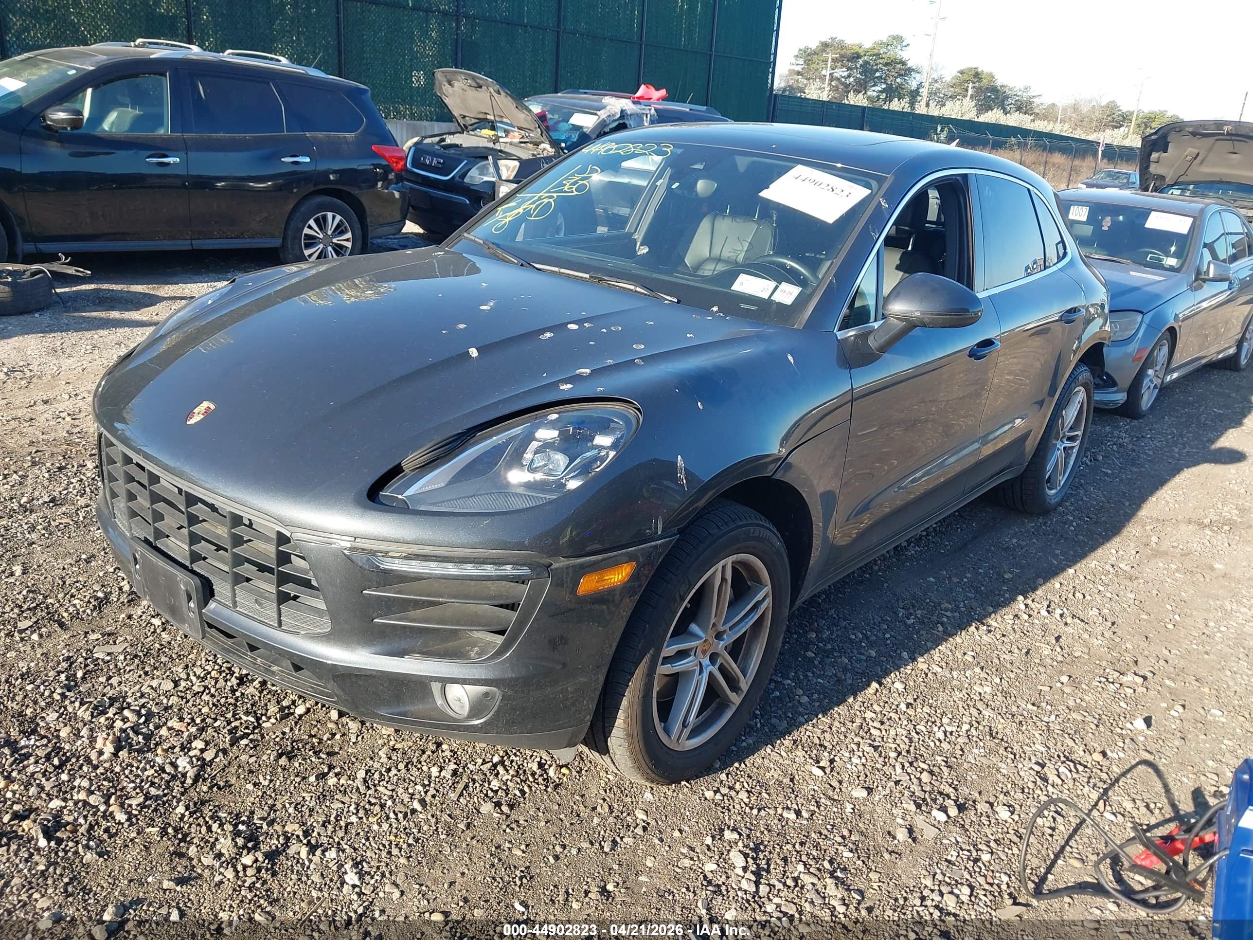PORSCHE MACAN image 2