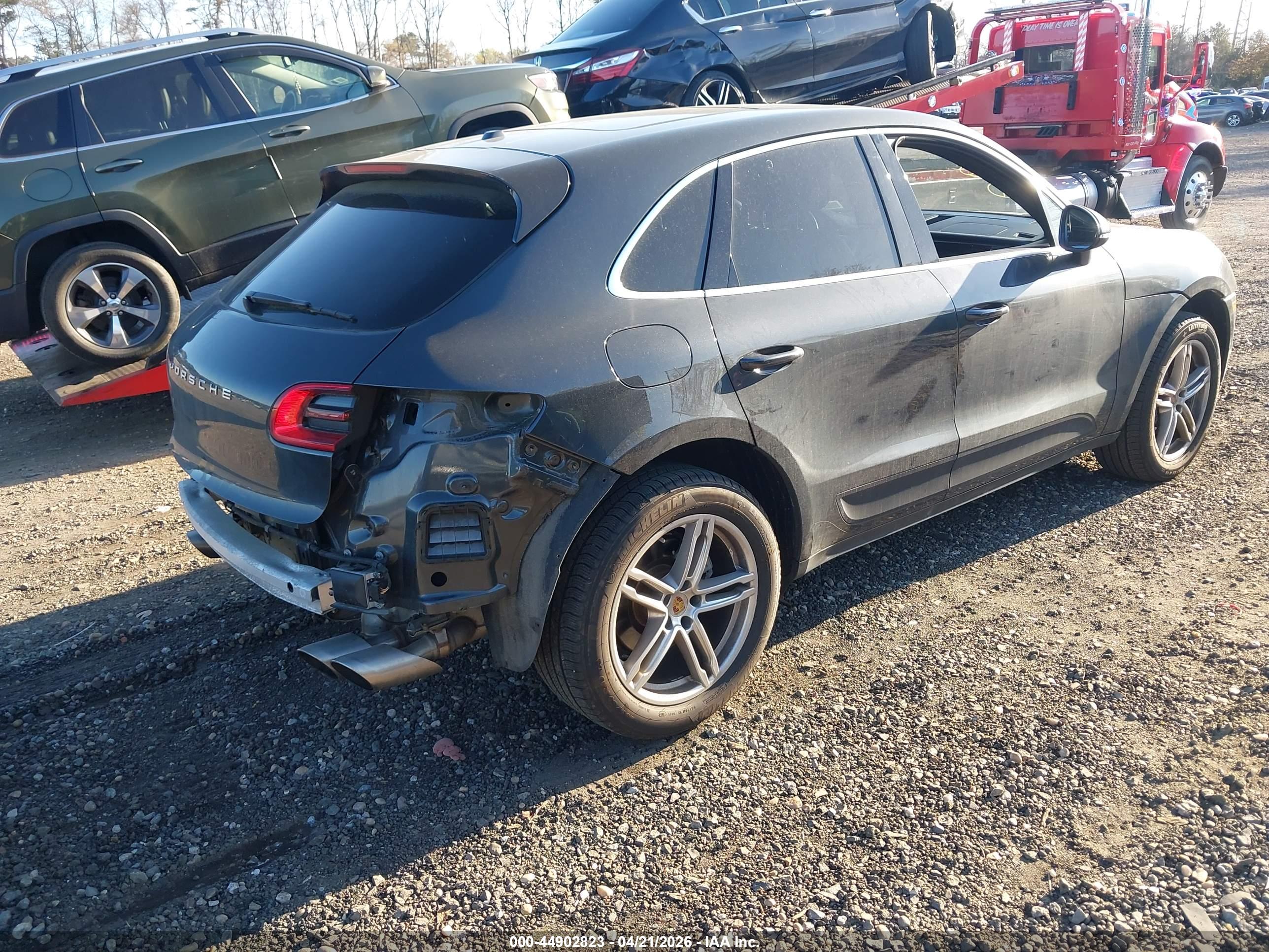 PORSCHE MACAN image 4