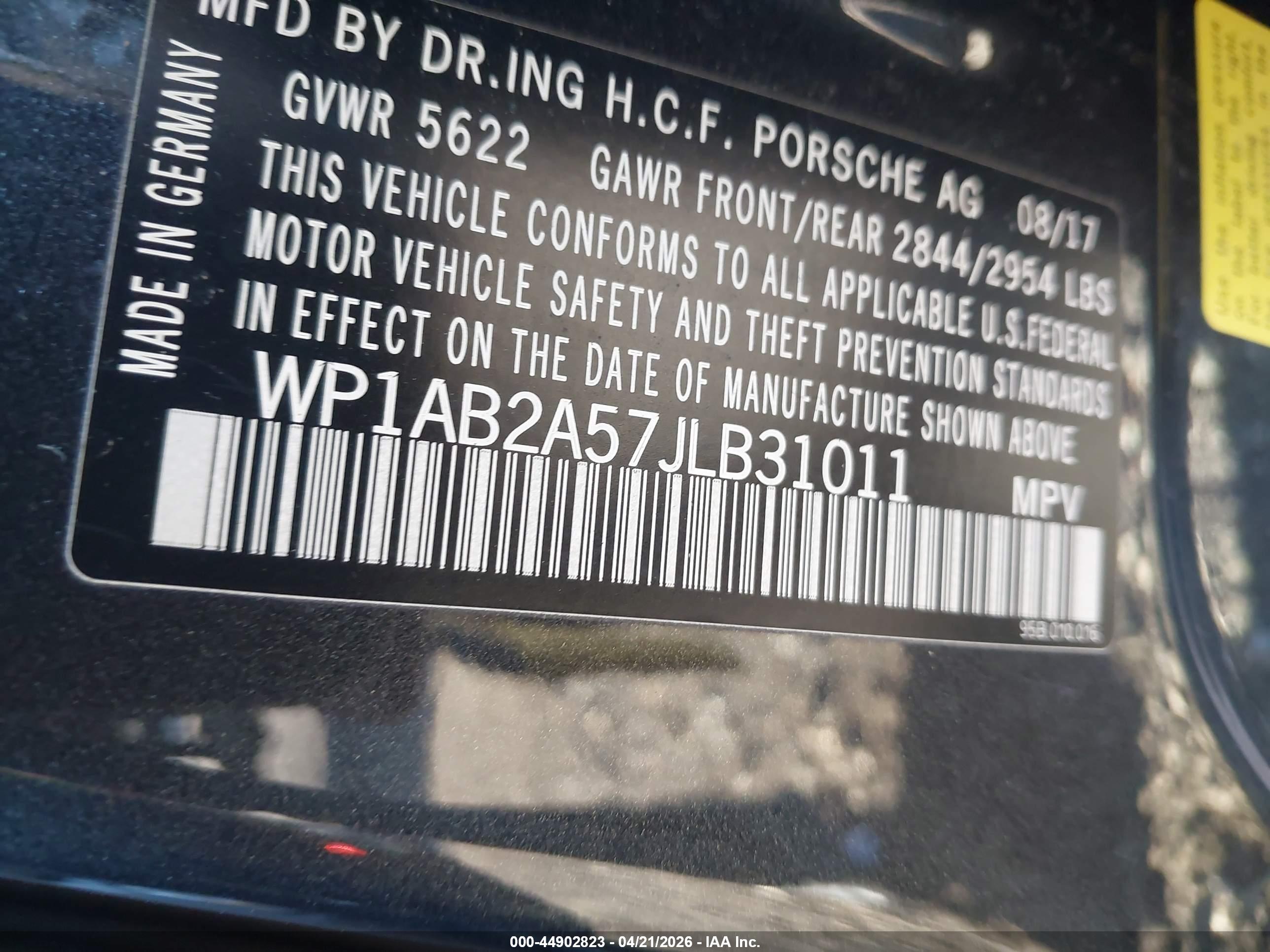PORSCHE MACAN image 9
