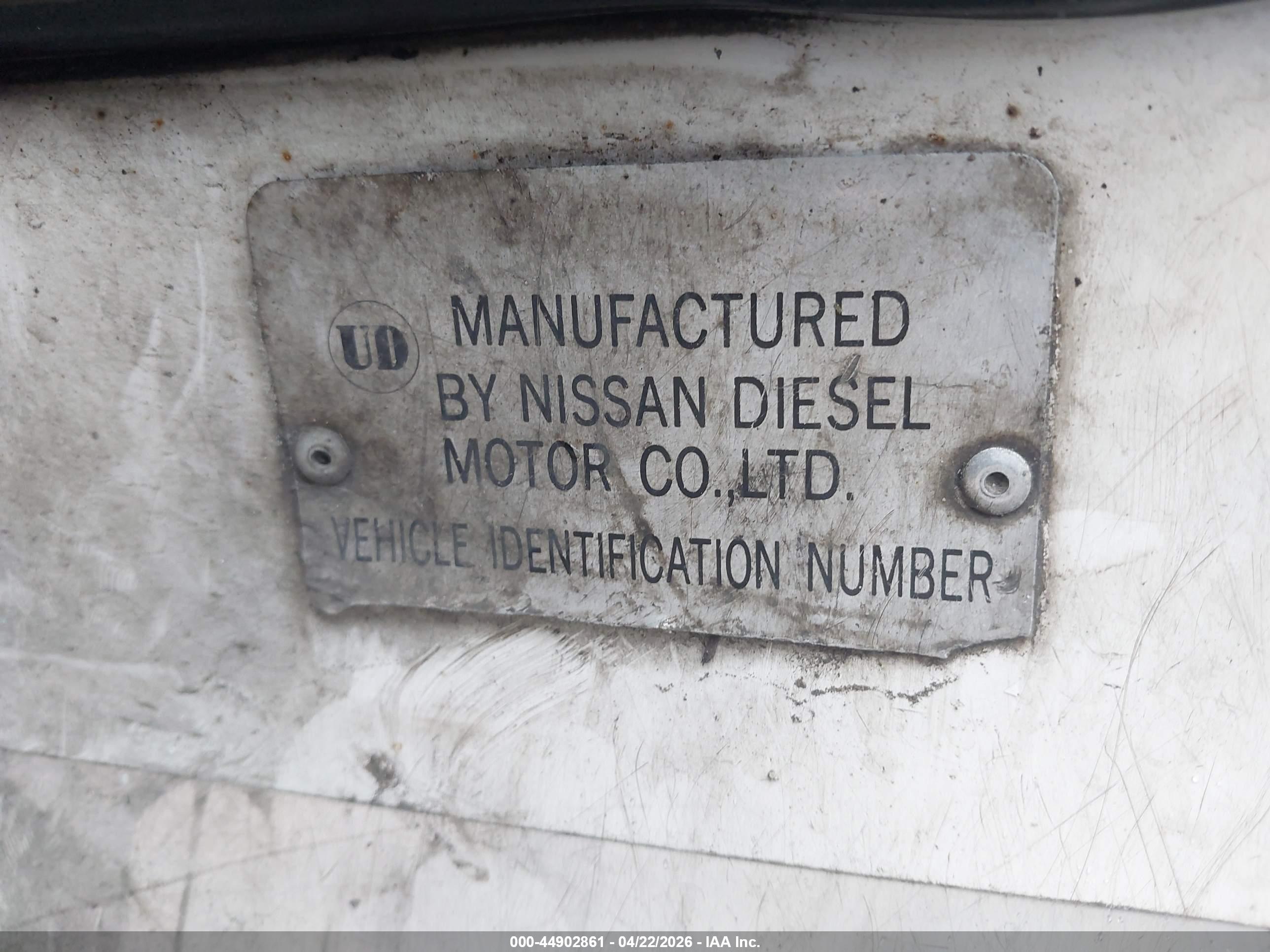 NISSAN DIESEL image 9