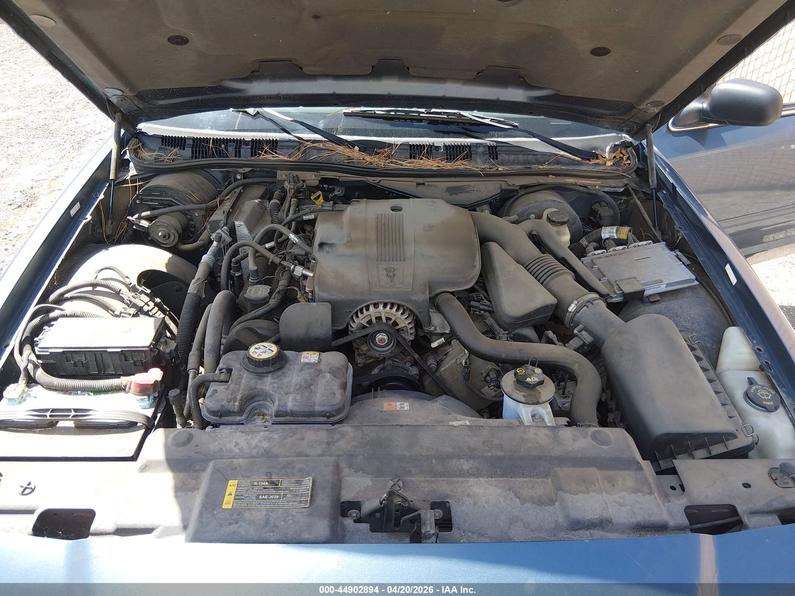 FORD CROWN image 10