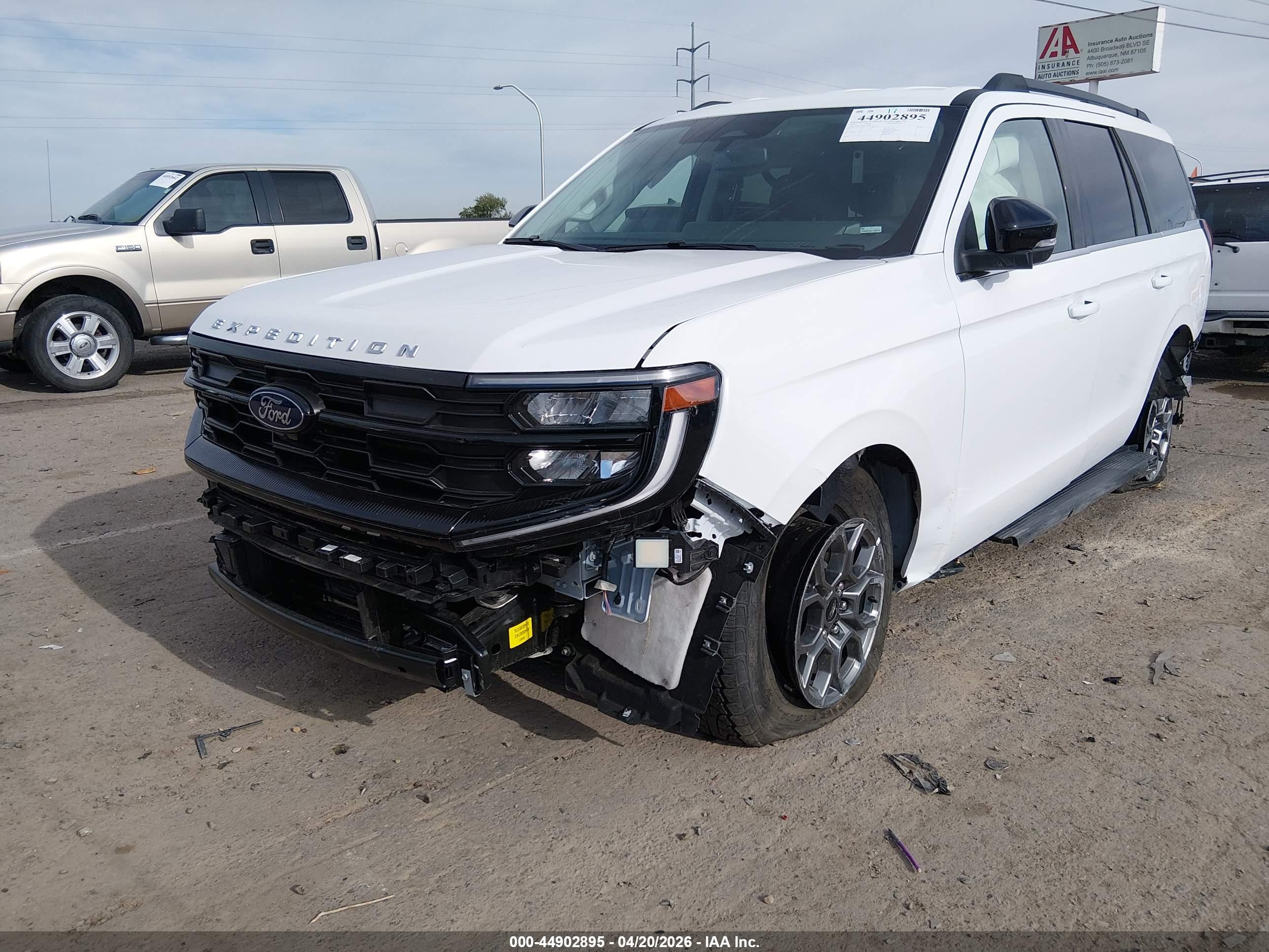 FORD EXPEDITION image 6