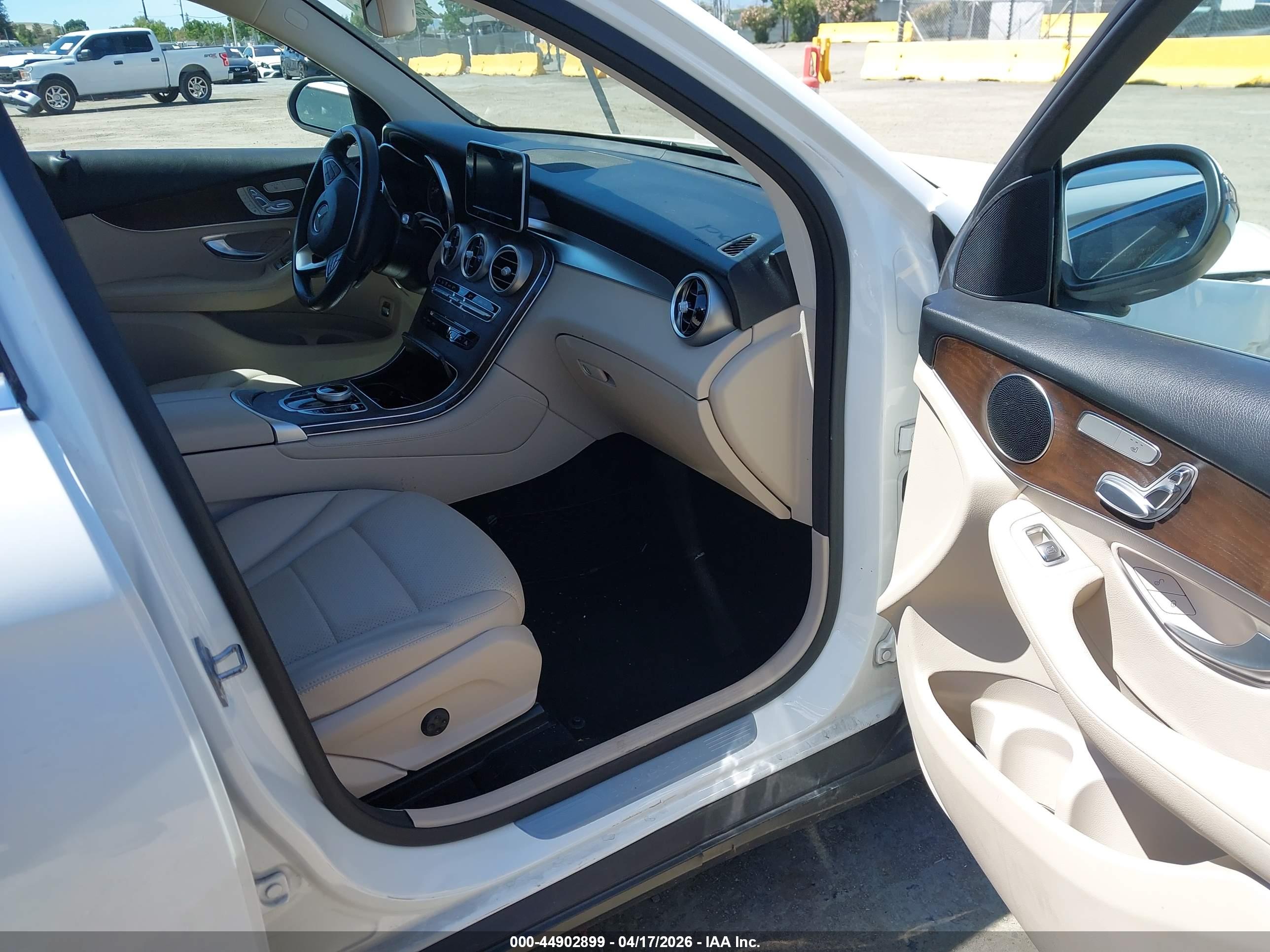MERCEDES-BENZ GLC image 5