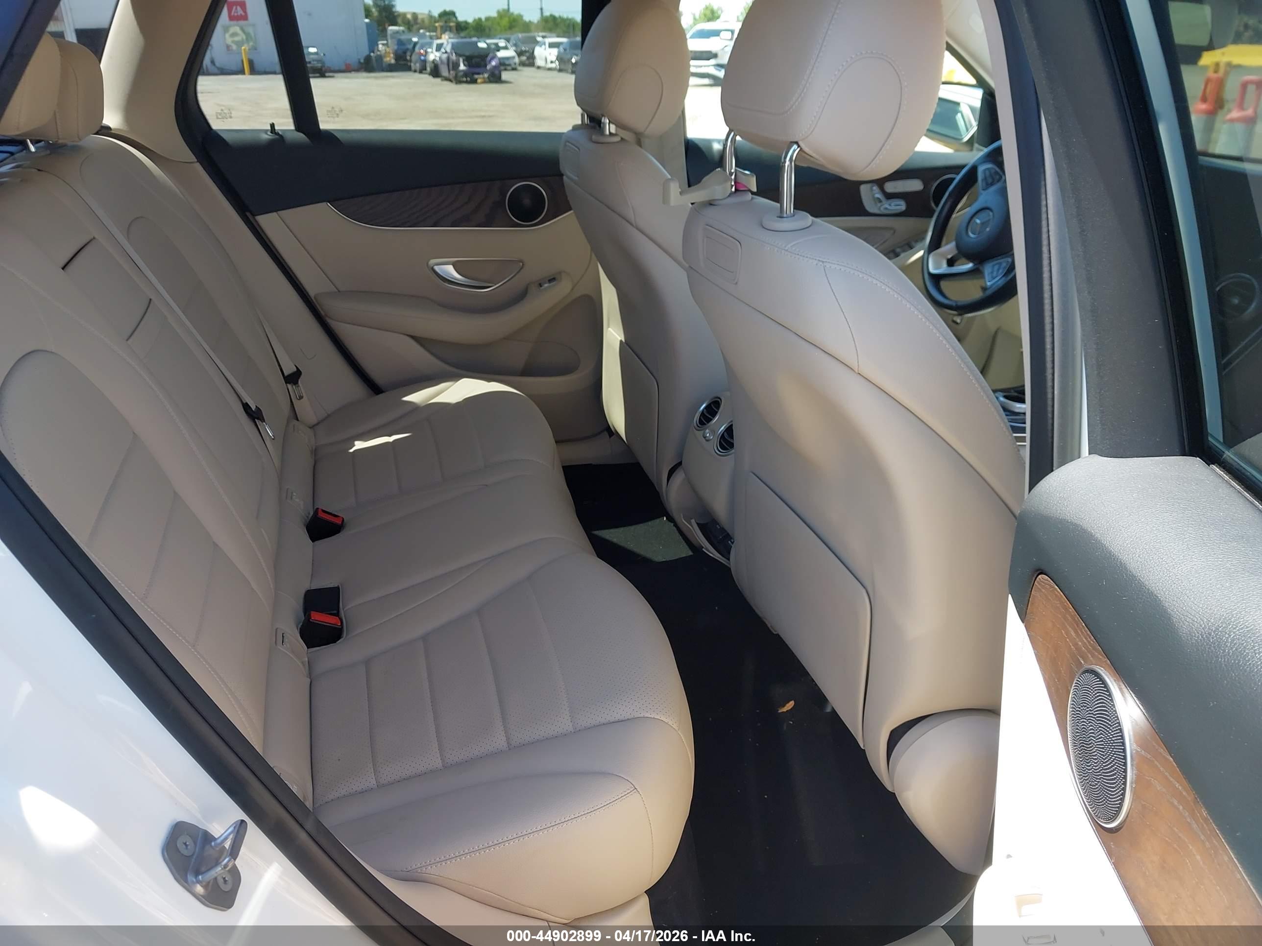MERCEDES-BENZ GLC image 8