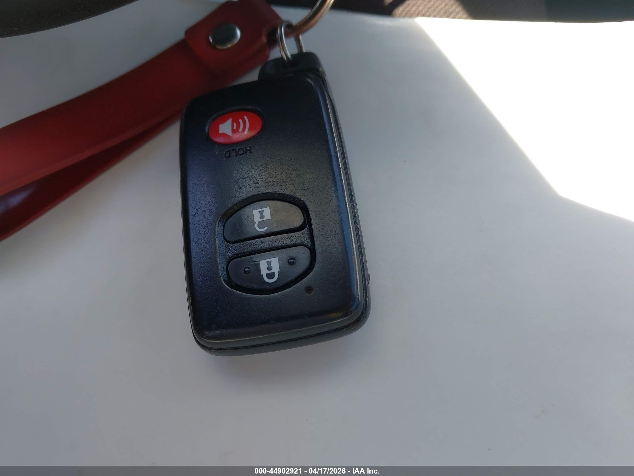 TOYOTA PRIUS image 11