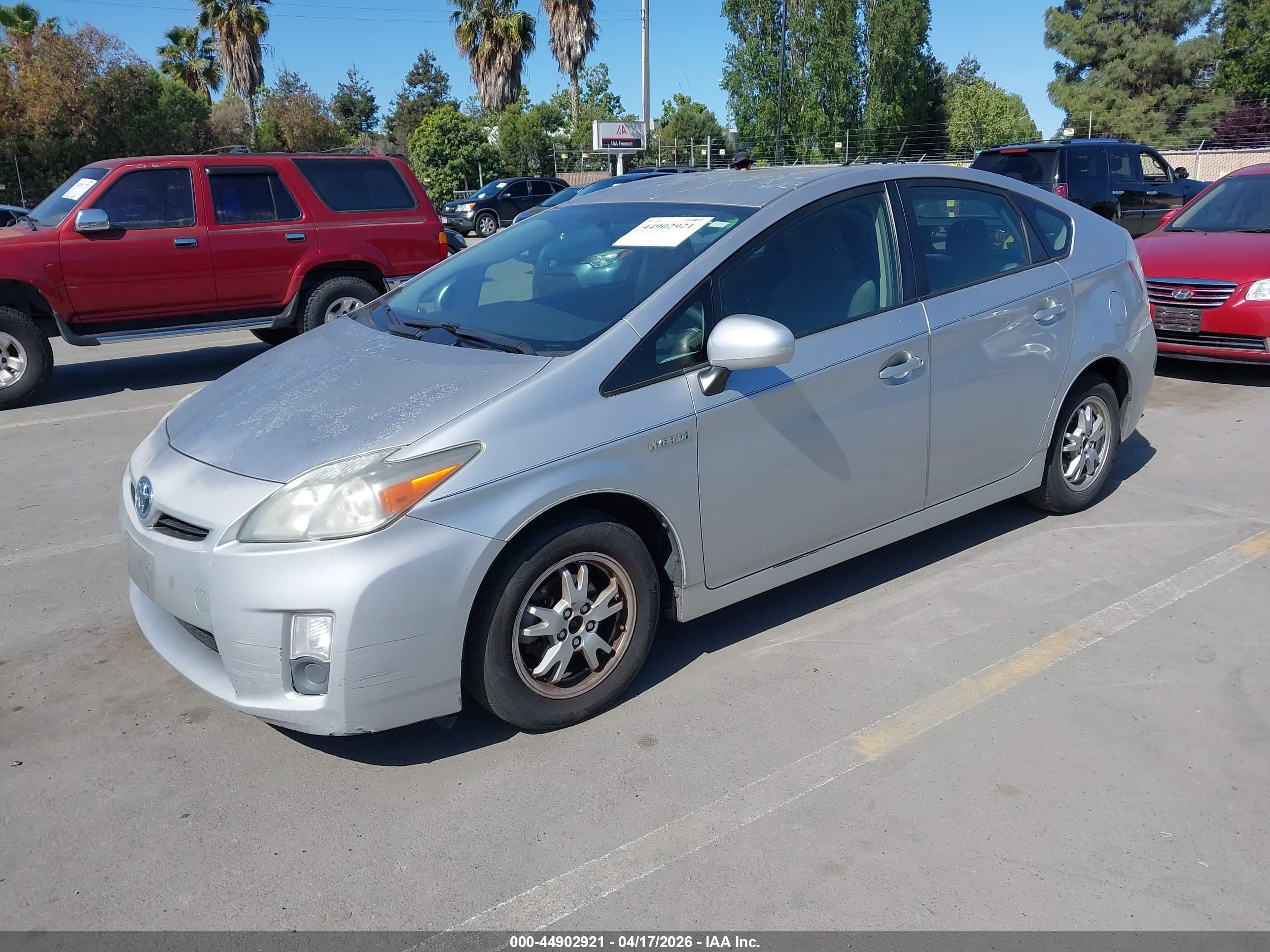 TOYOTA PRIUS image 2