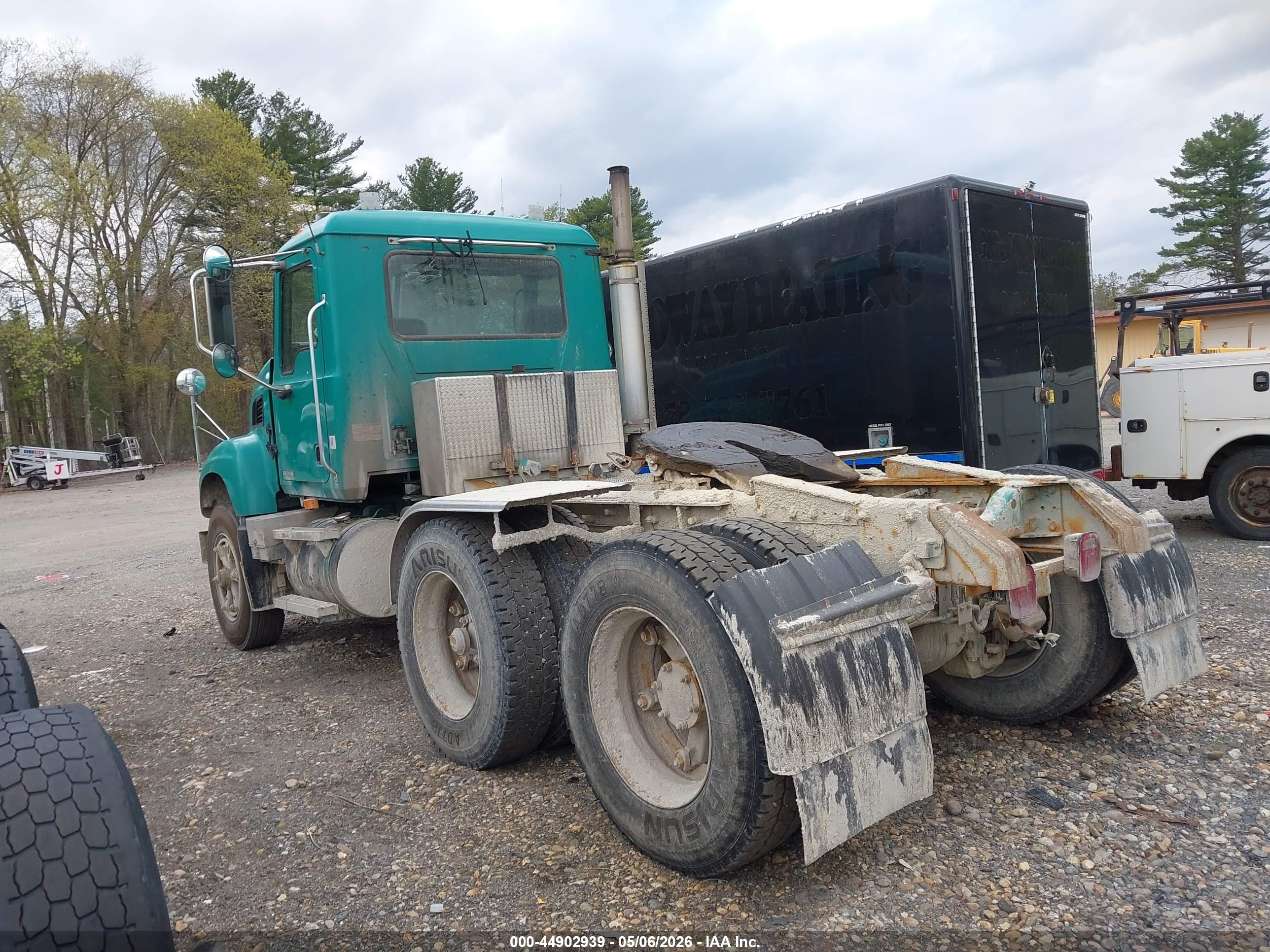 MACK 700 image 3