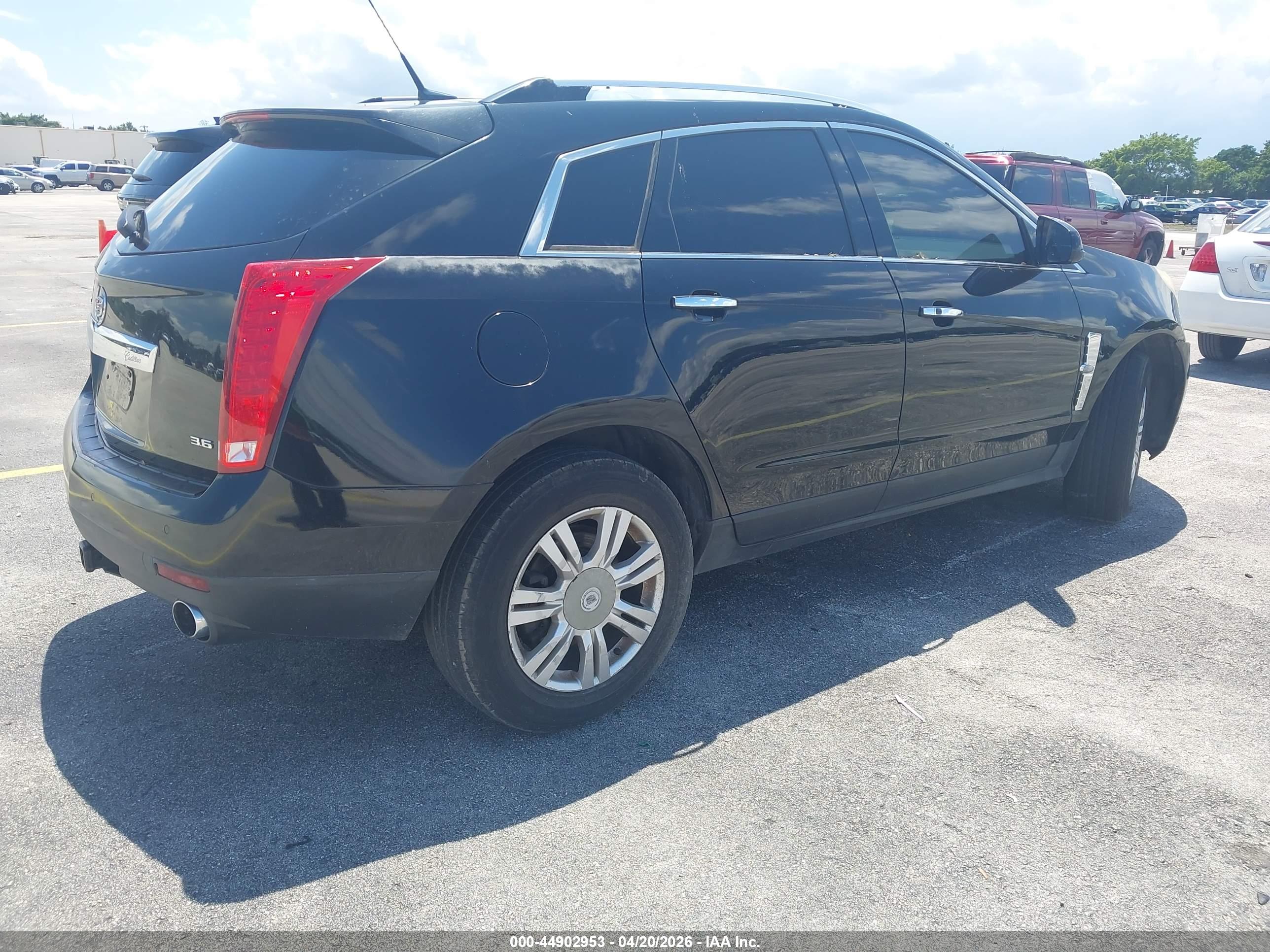CADILLAC SRX image 4