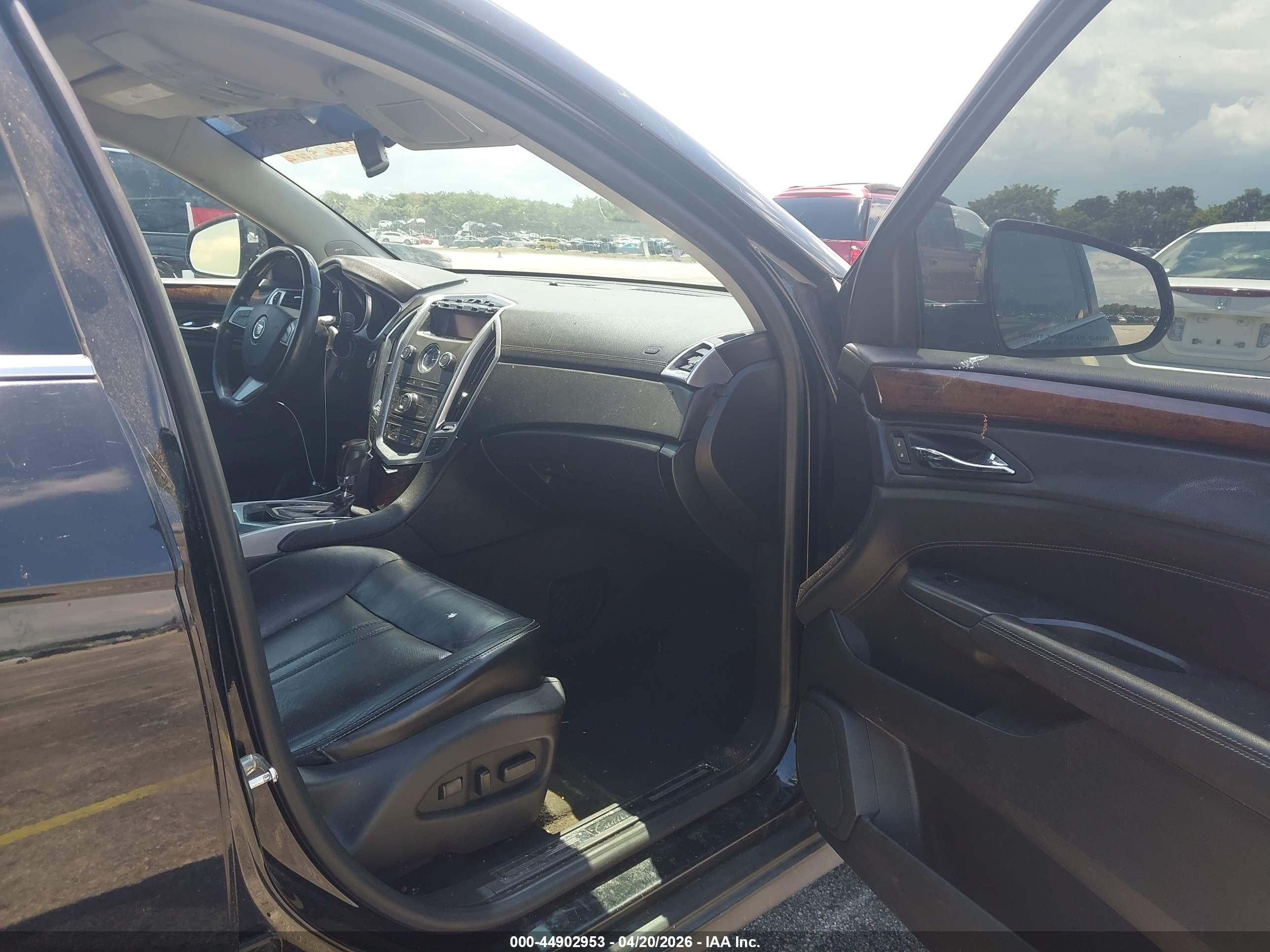 CADILLAC SRX image 5