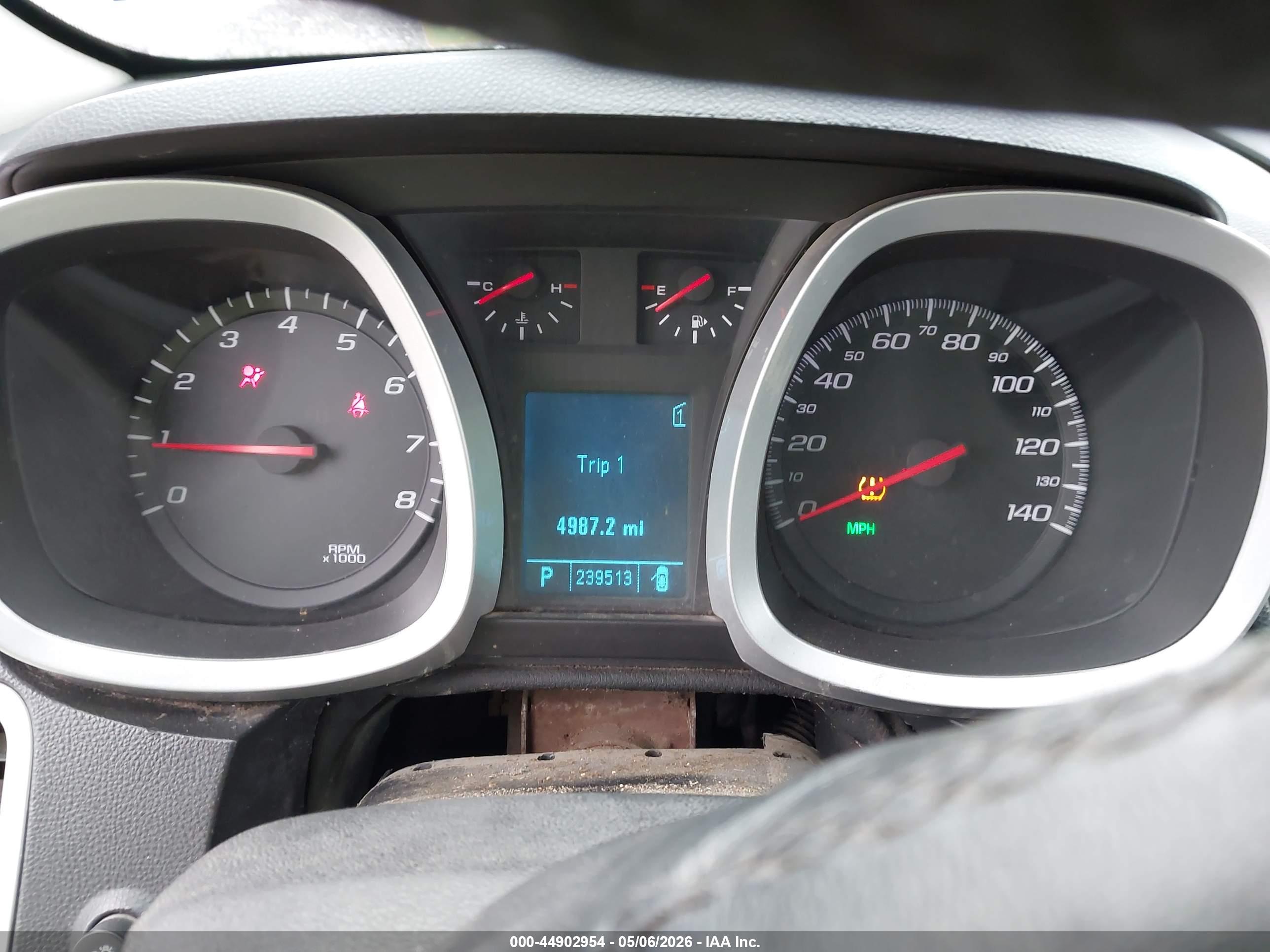 CHEVROLET EQUINOX image 7