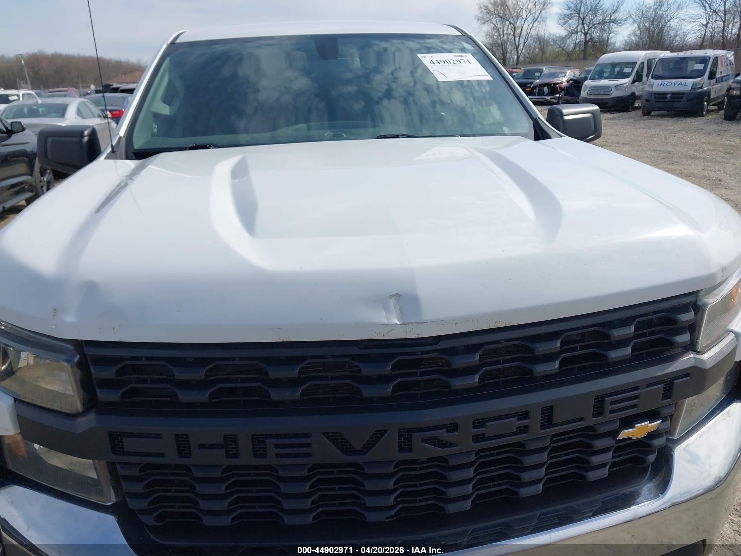 CHEVROLET SILVERADO image 6