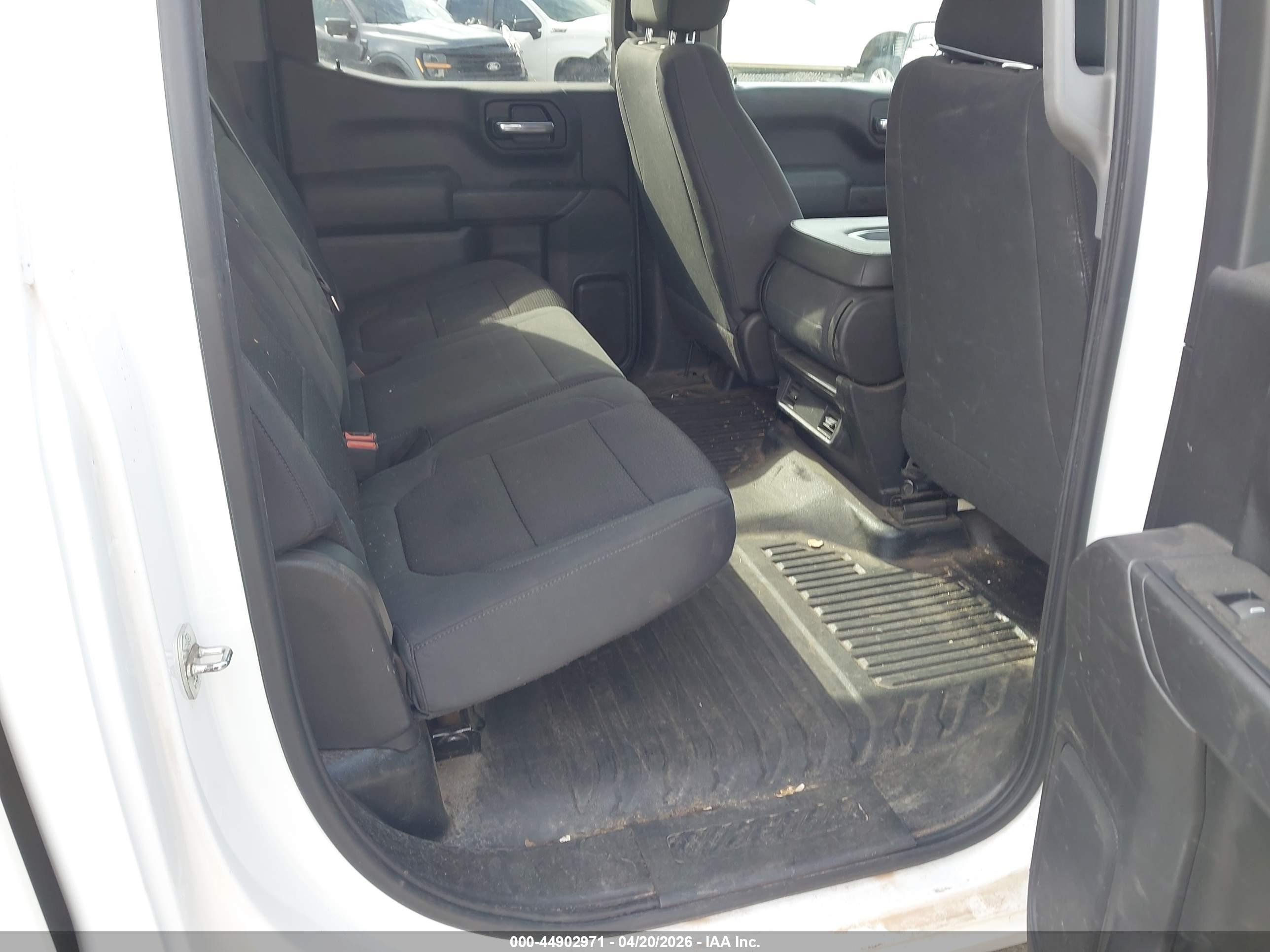 CHEVROLET SILVERADO image 8
