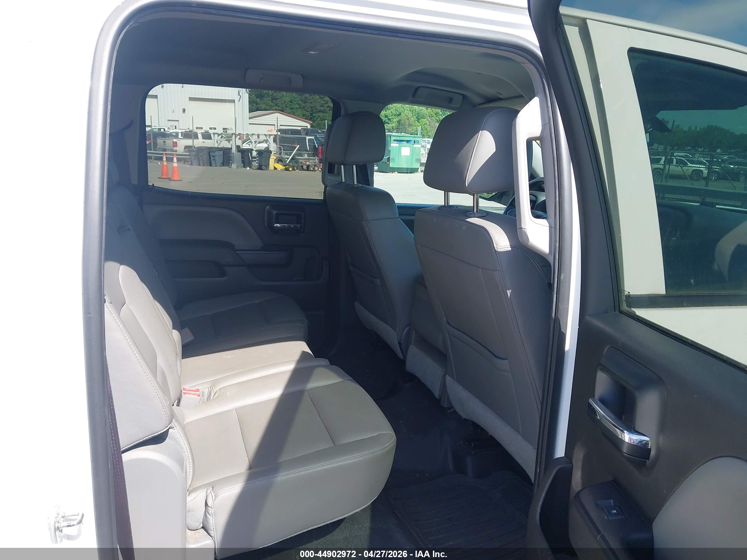 CHEVROLET SILVERADO image 8