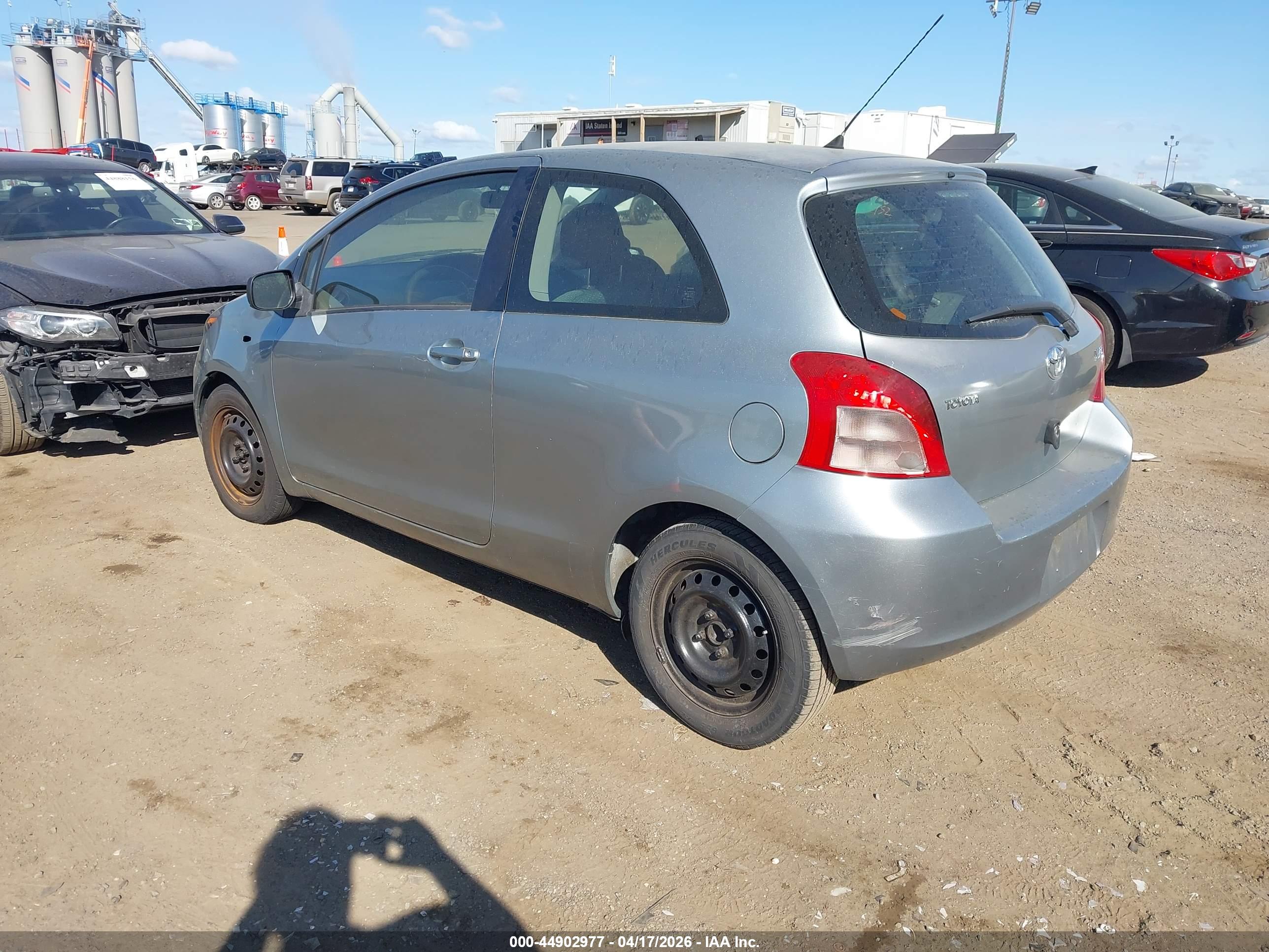 TOYOTA YARIS image 3