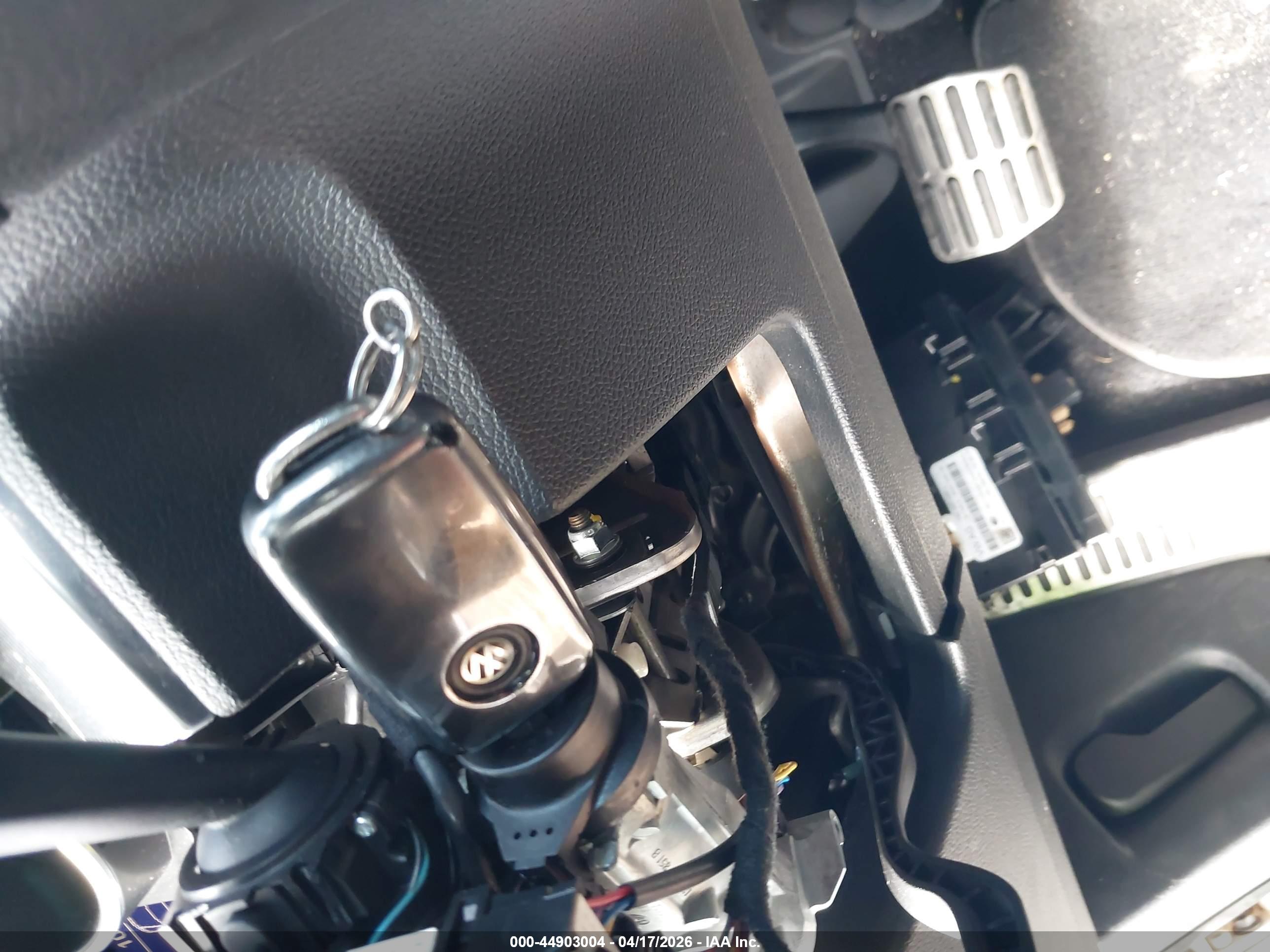 VOLKSWAGEN GTI image 11