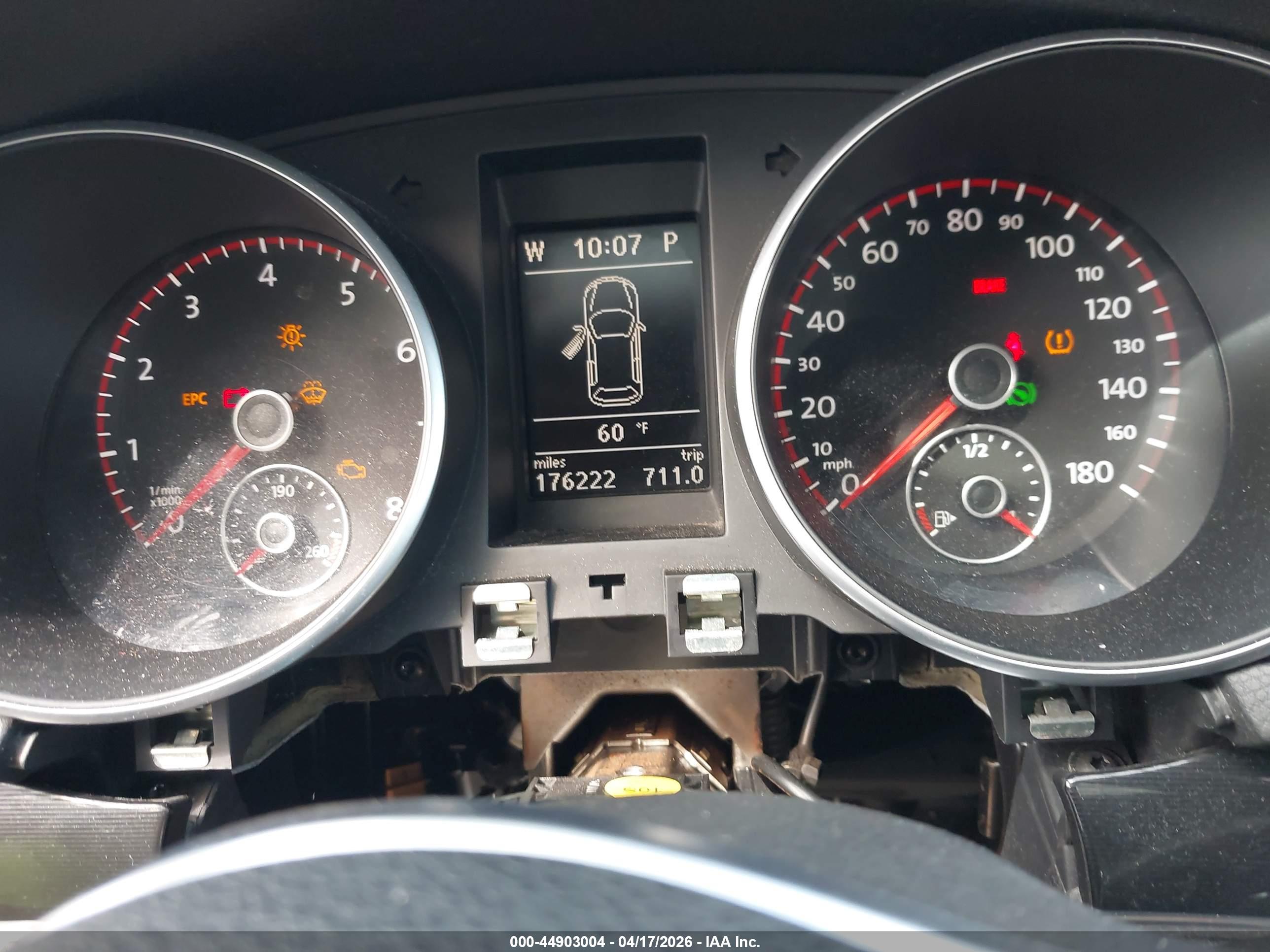 VOLKSWAGEN GTI image 7