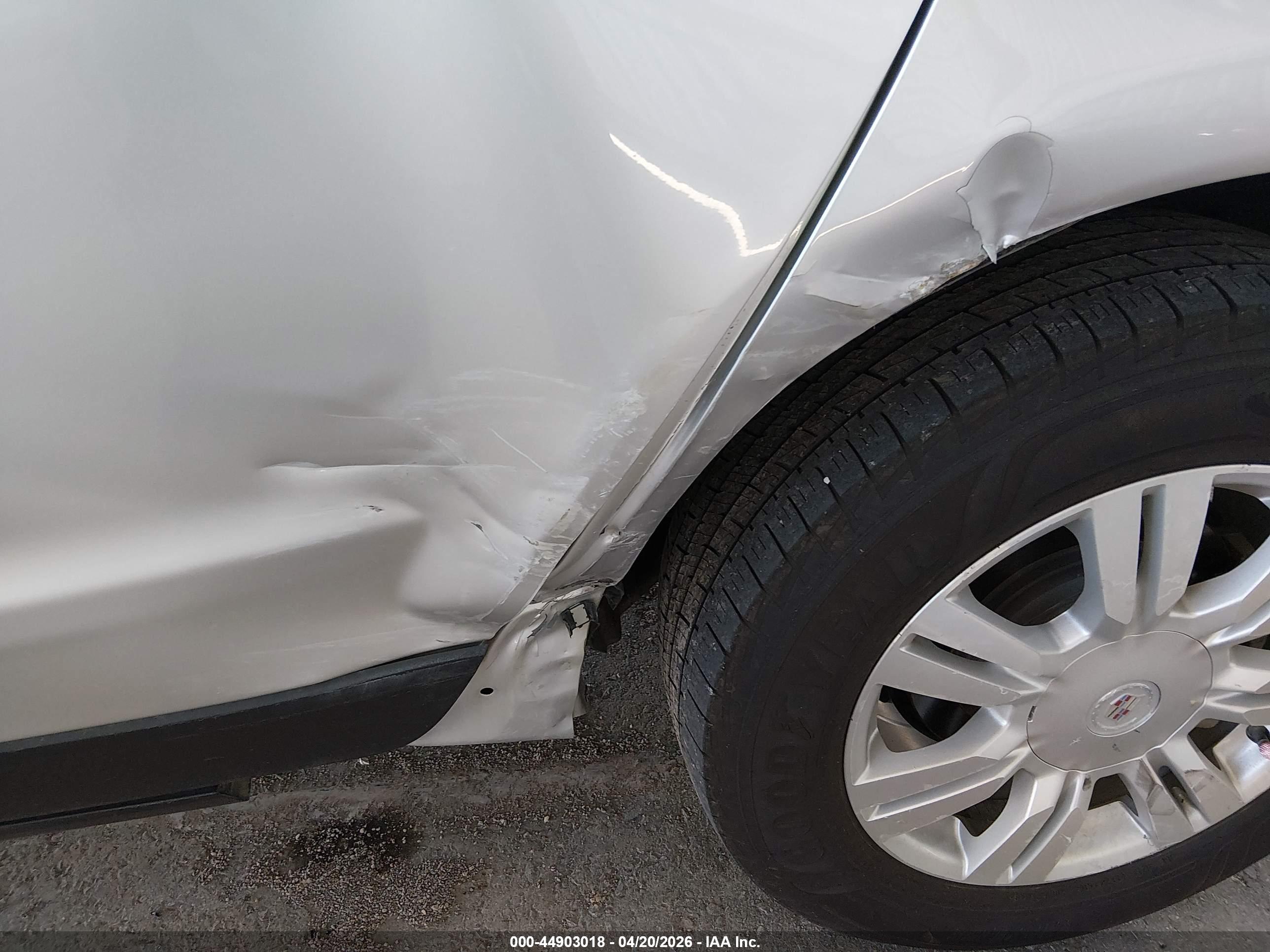 CADILLAC SRX image 6