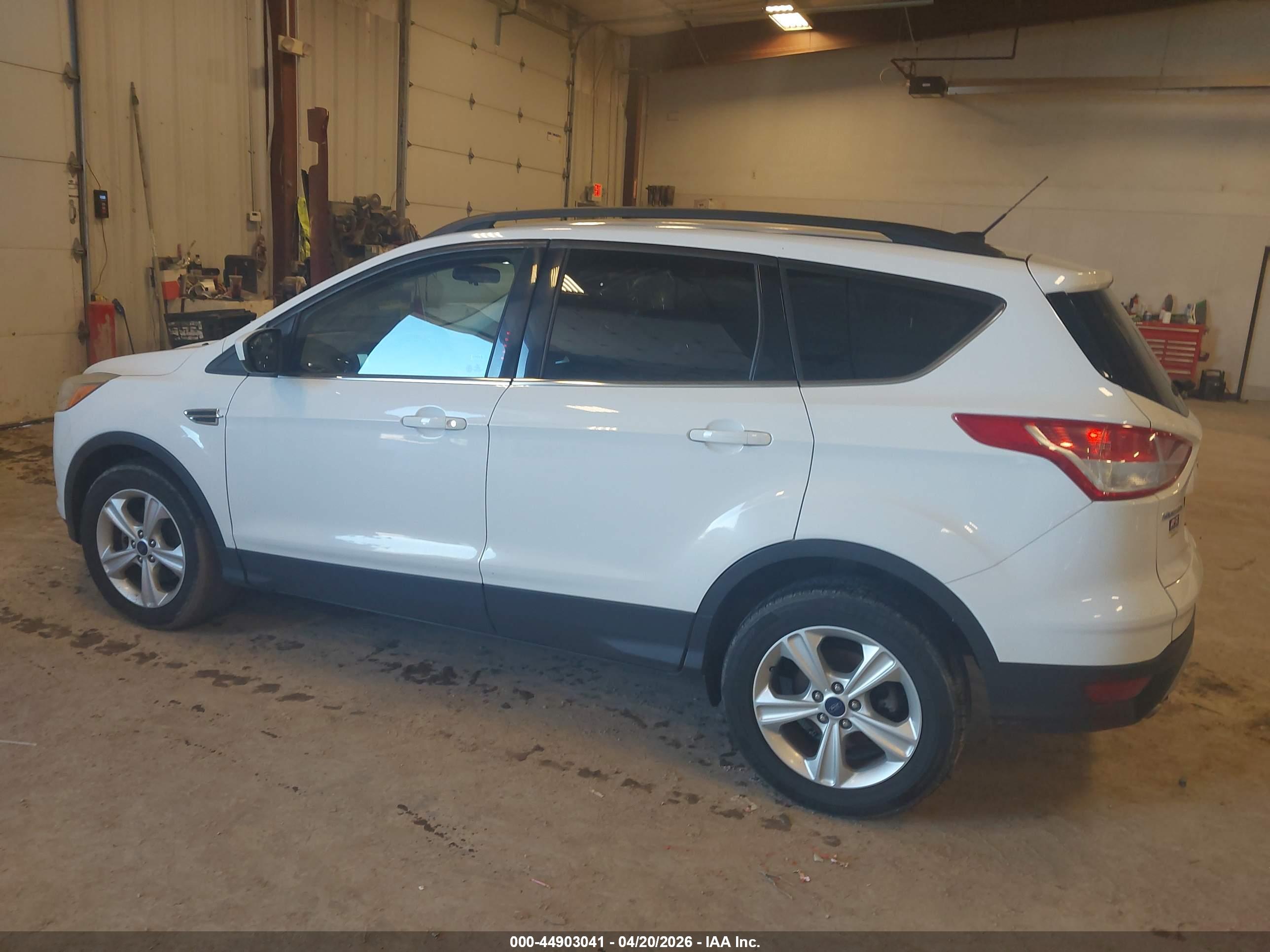 FORD ESCAPE image 3
