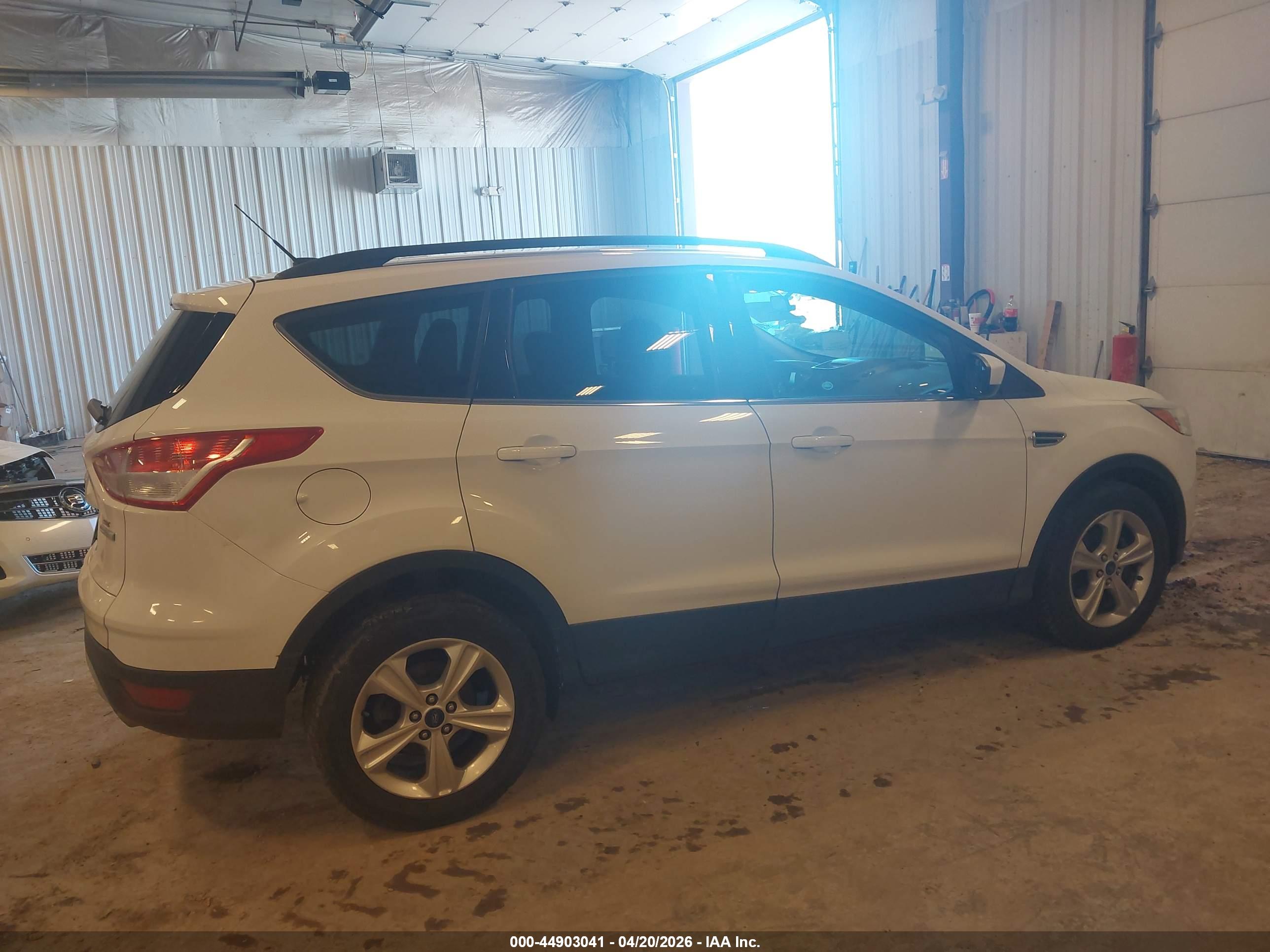 FORD ESCAPE image 4