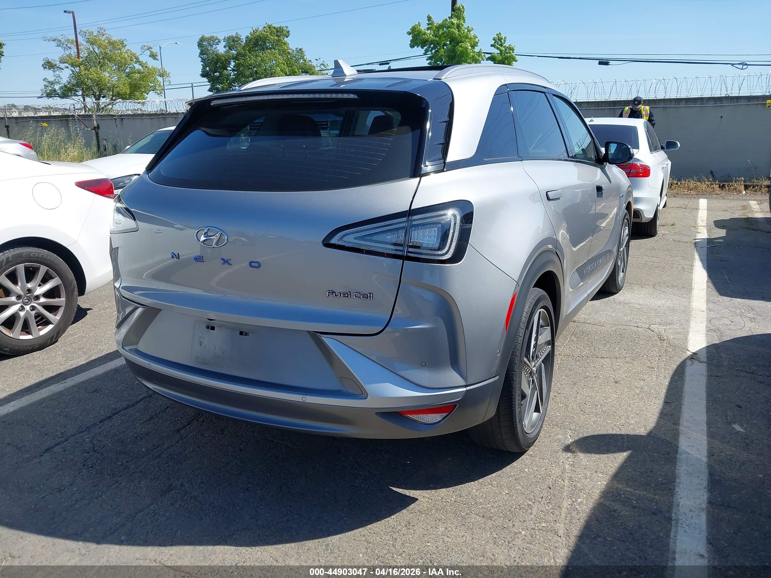 HYUNDAI NEXO image 4