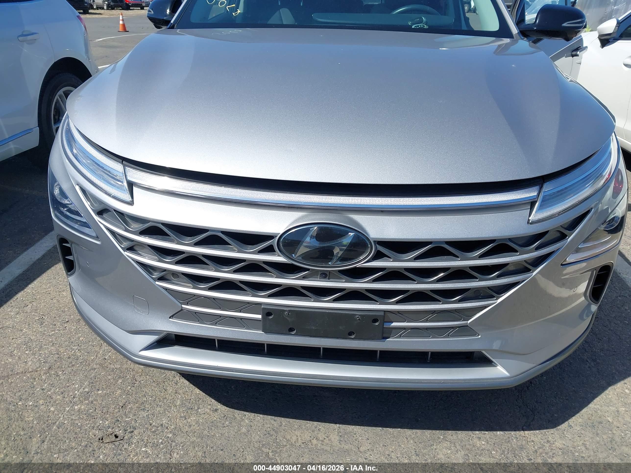 HYUNDAI NEXO image 6