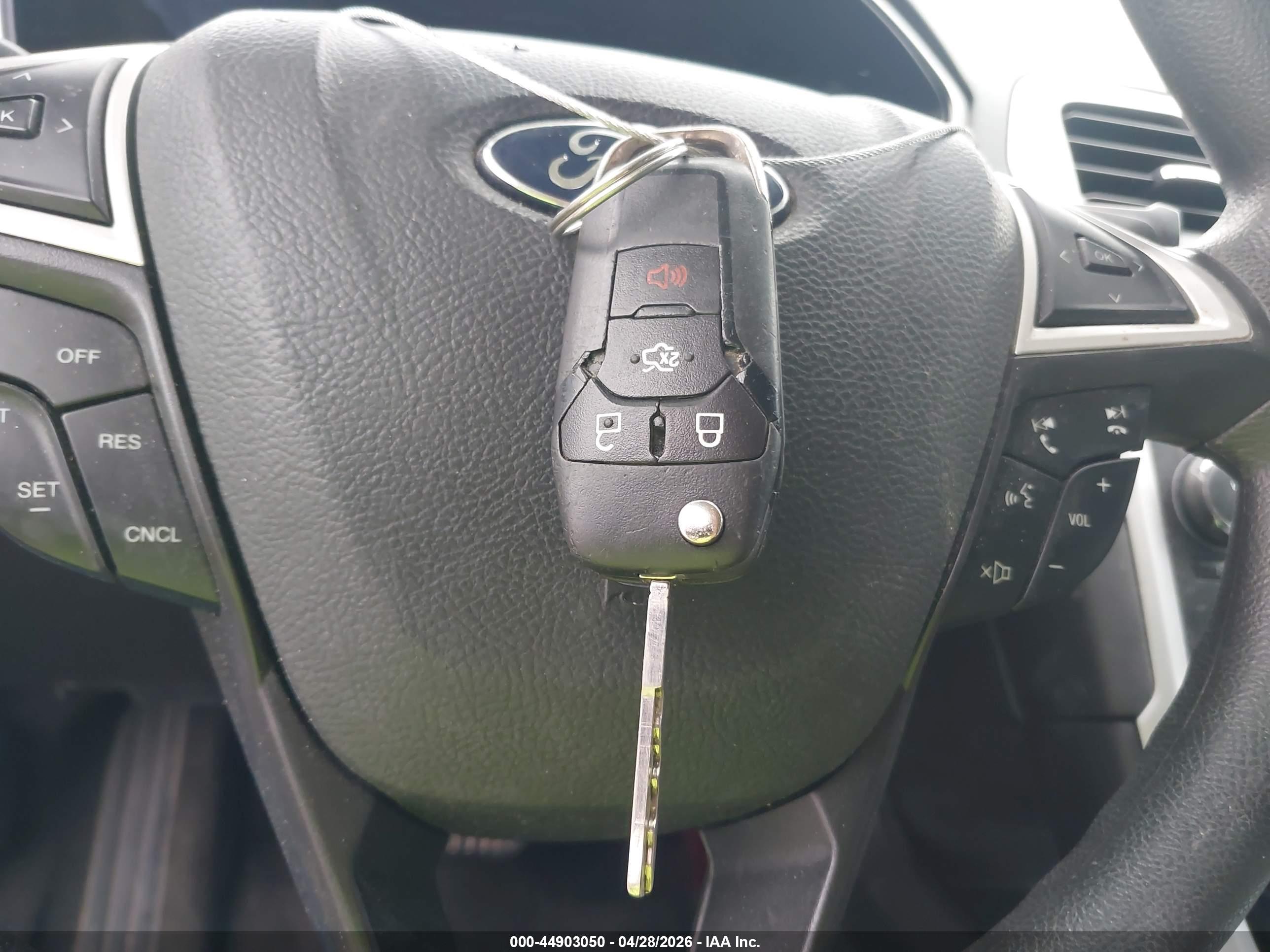 FORD FUSION image 11