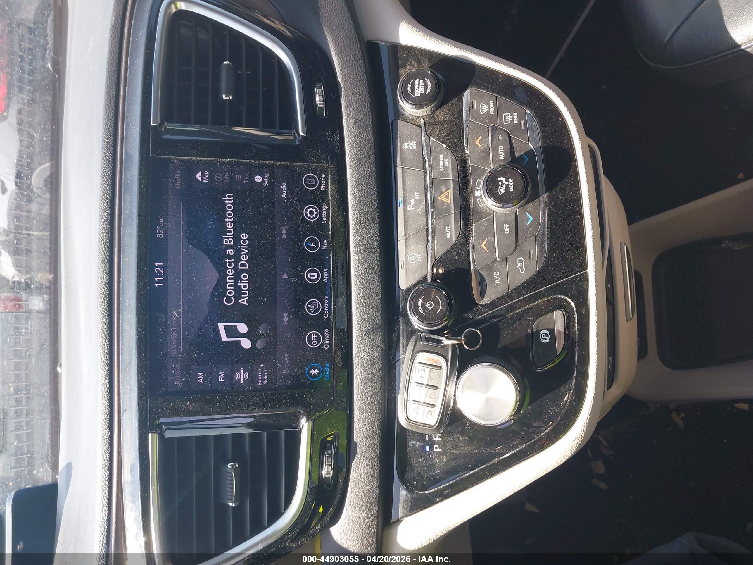 CHRYSLER PACIFICA image 11