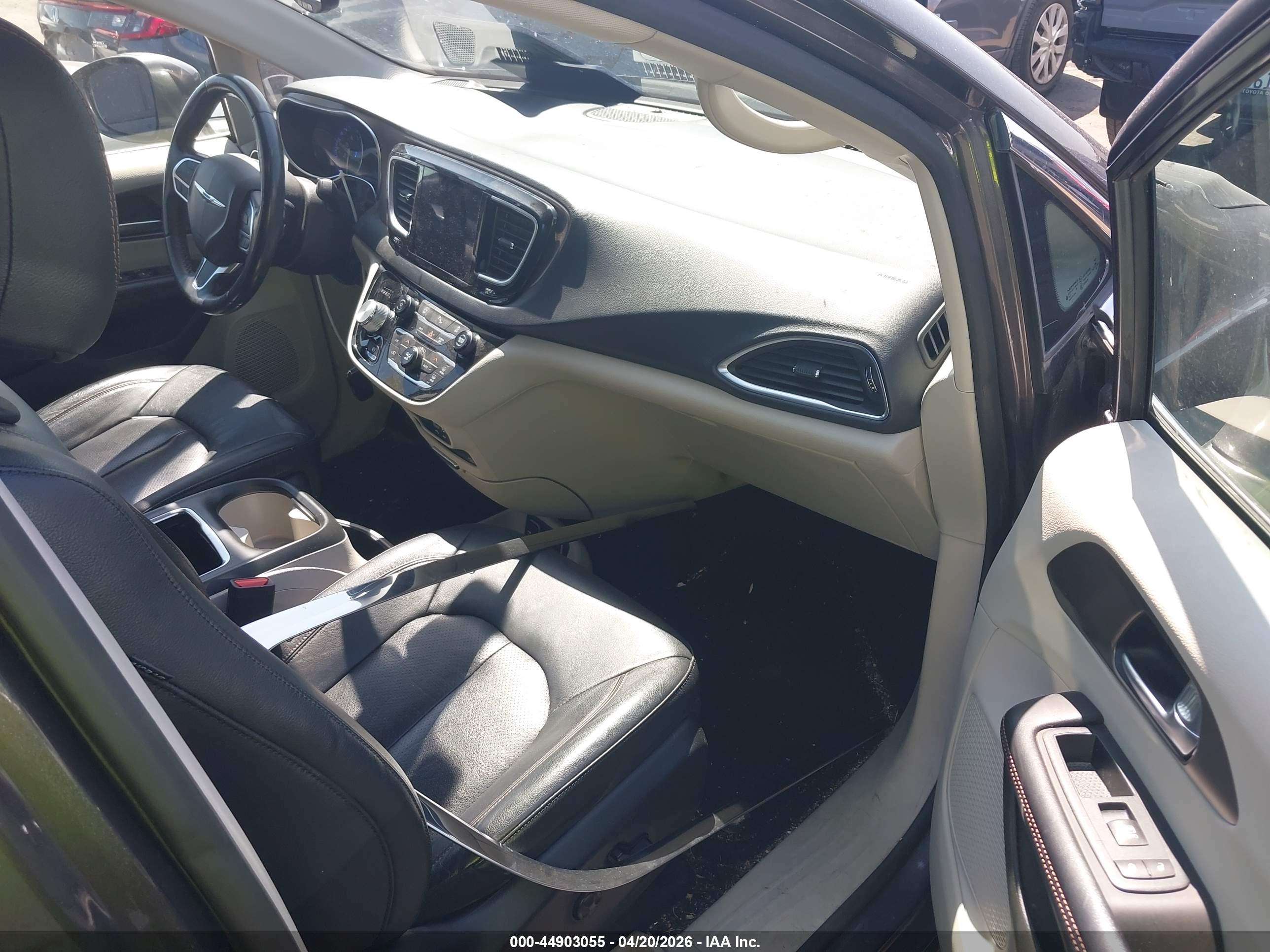 CHRYSLER PACIFICA image 5