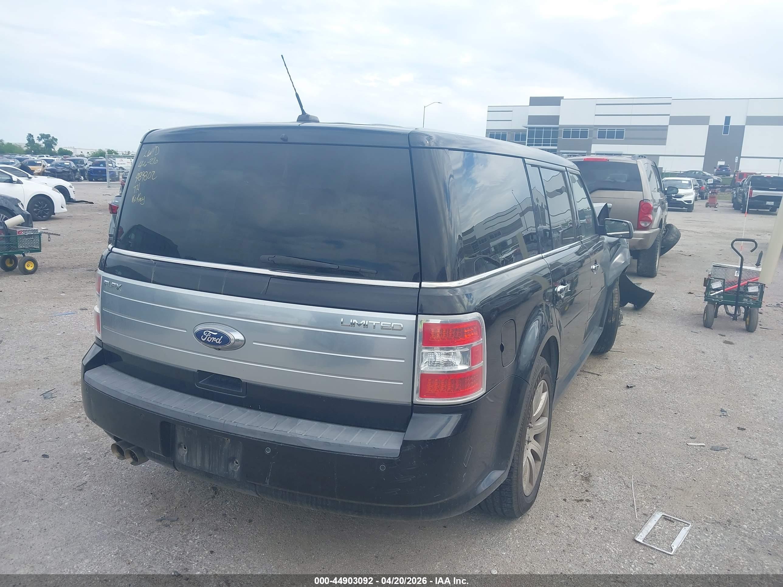 FORD FLEX image 4