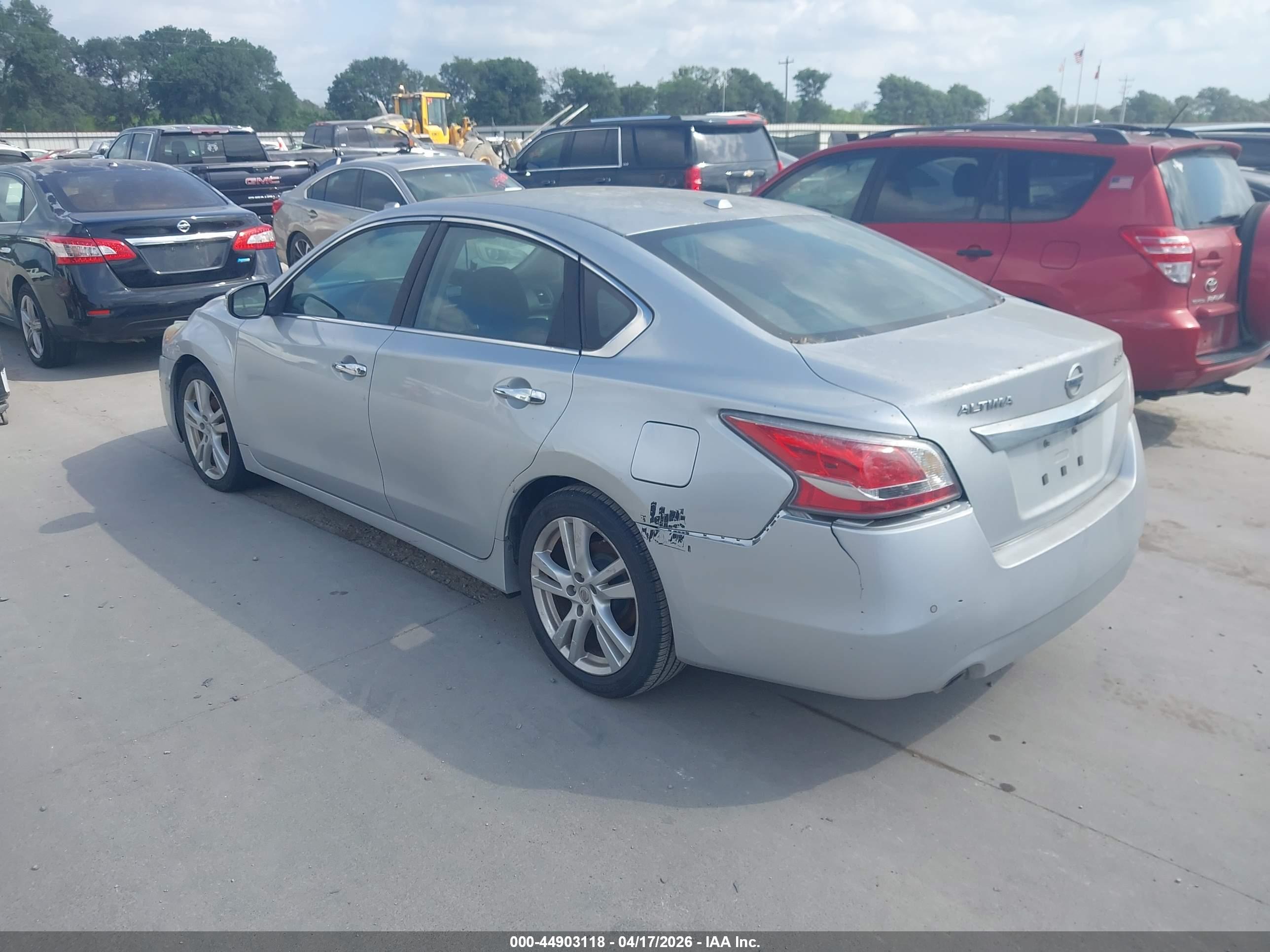 NISSAN ALTIMA image 3
