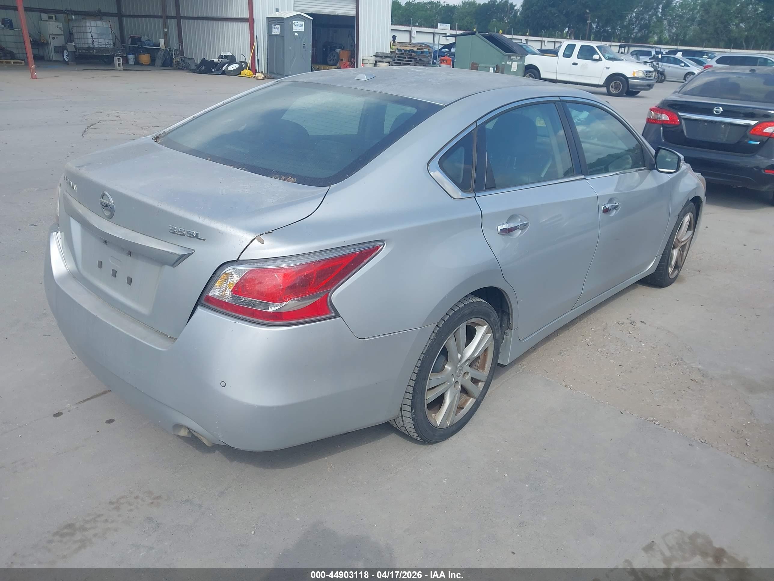 NISSAN ALTIMA image 4