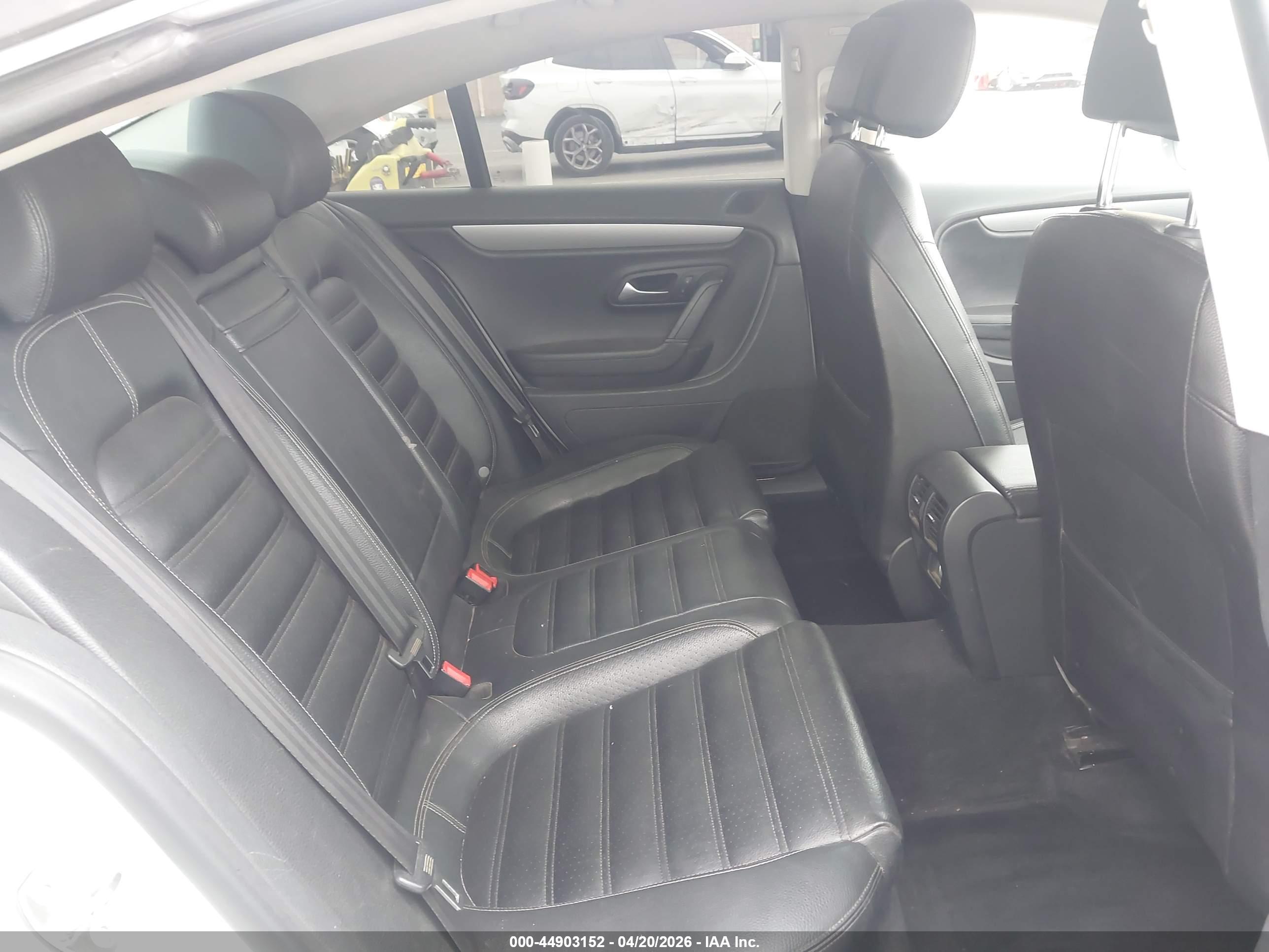 VOLKSWAGEN CC image 8